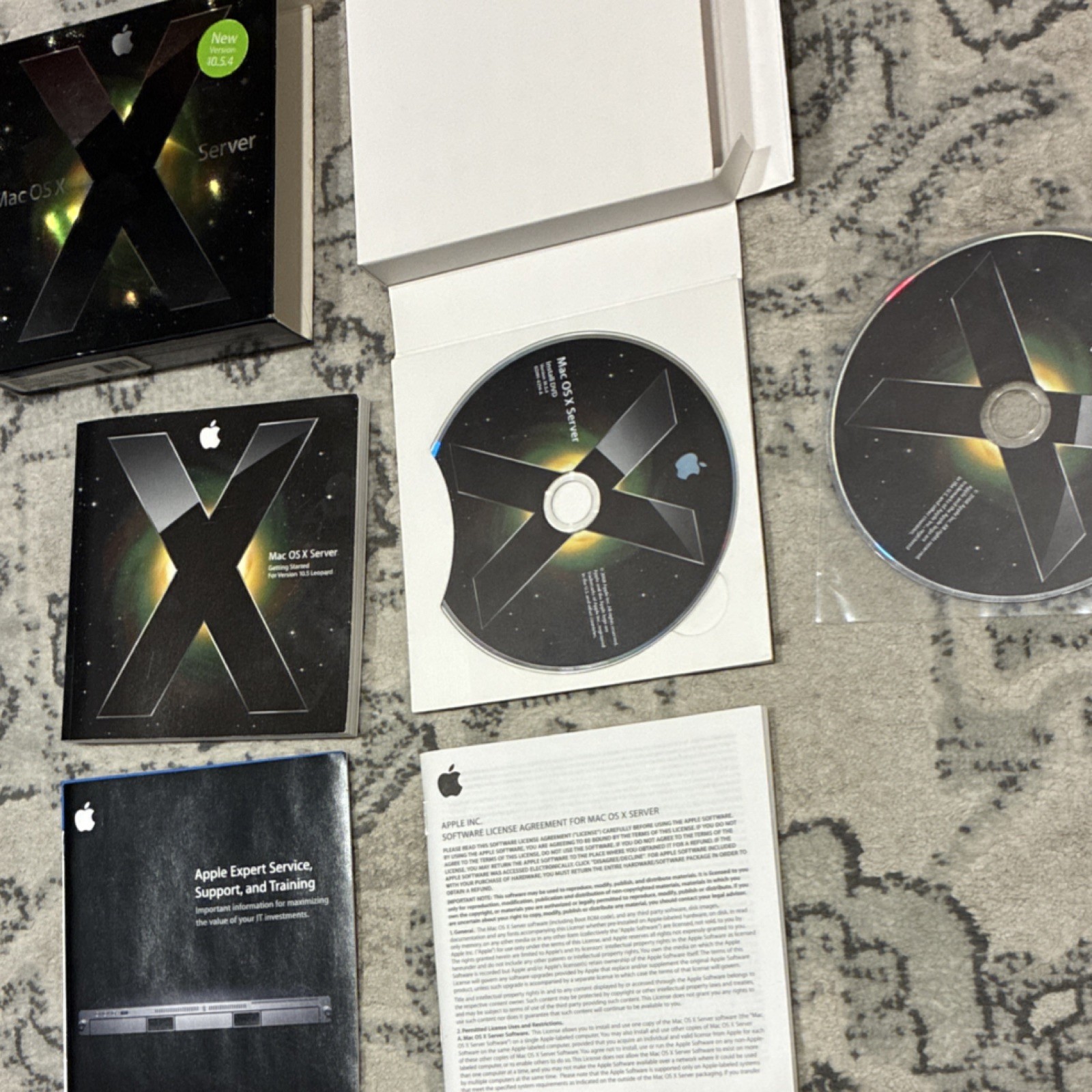 Mac OS X Server 10.5.4 Leopard Unlimited Clients COMPLETE BOX Apple RARE