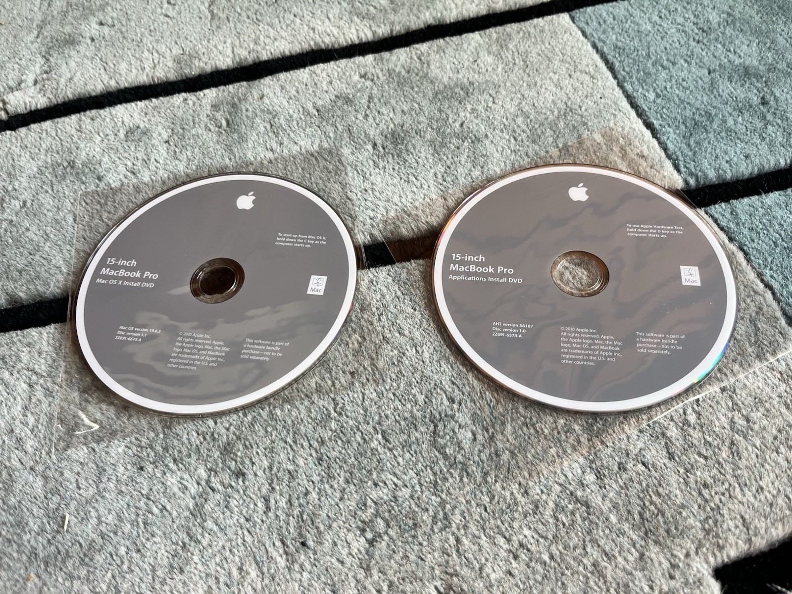 Apple MacBook Pro 13-inch OS X 10.6.3 Install & Applications DVDs 2010