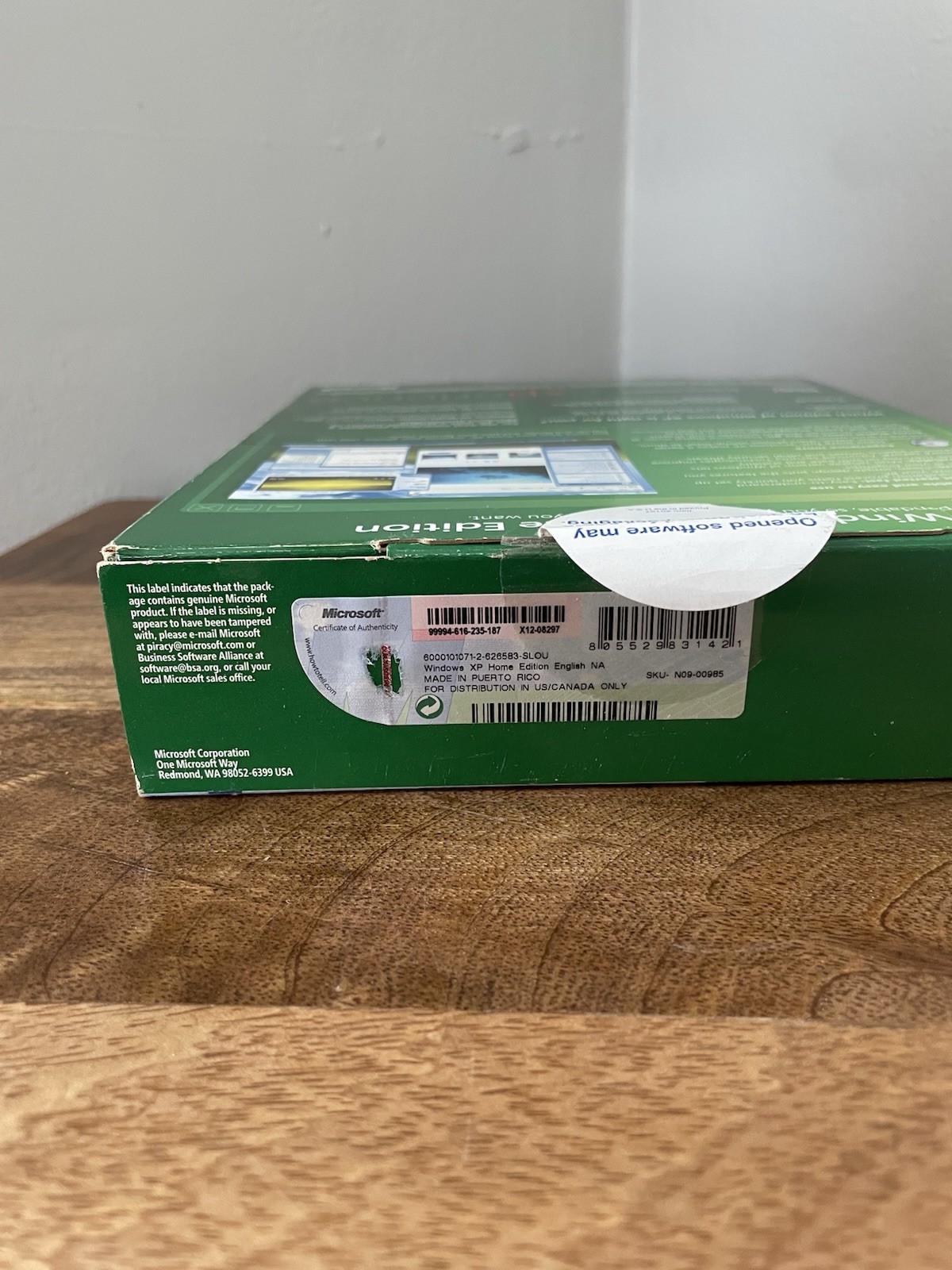 Microsoft Windows XP Home Edition Upgrade Retail Package W/ Product Key English