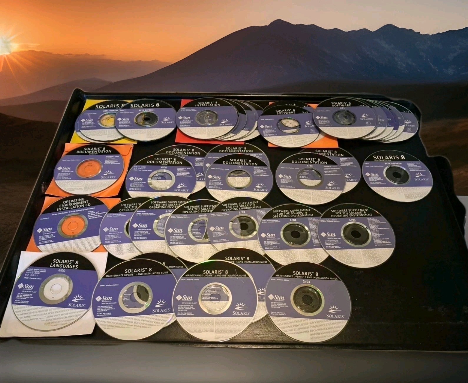 SUN Microsystems SOLARIS 8 -BOTH Intel & SPARC CDs only 58 DISCS bundle Lot