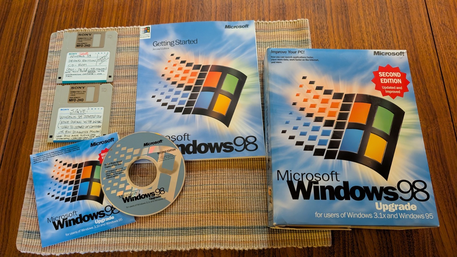 Microsoft Windows 98 Upgrade Second Edition Vintage – CD and Key Code