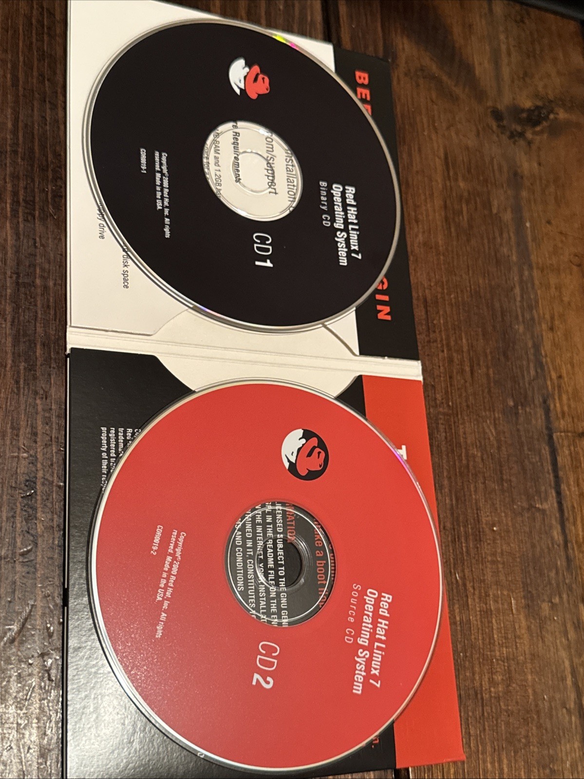 Red Hat Linux 7 Operating System Deluxe Retail Full CD Set