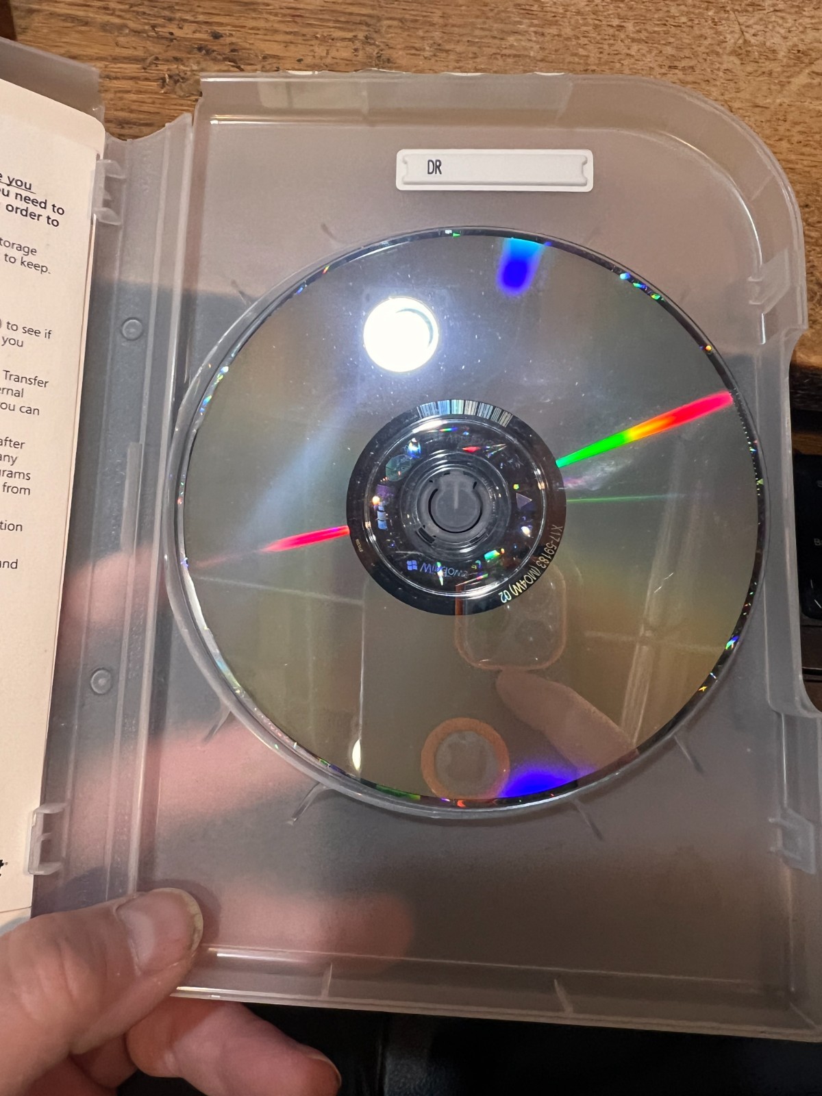 Windows 7 Professional 32-bit Edition w/ SP1, OEM LICENSE w/ Media