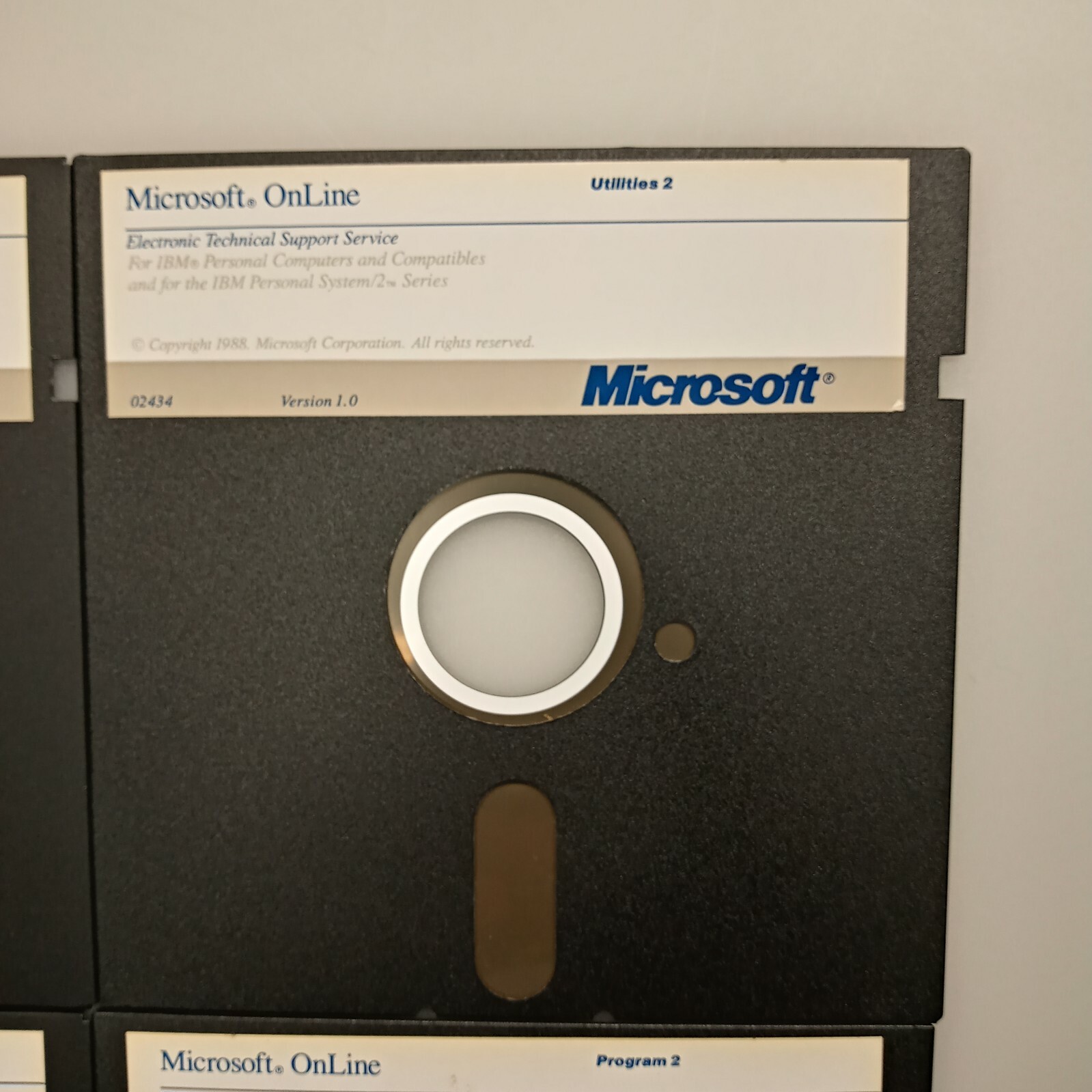 MICROSOFT ONLINE V1.0 MS-DOS COMPLETE 5.25″ FLOPPY 4 DISK SET VTG RARE ONLY ONE!
