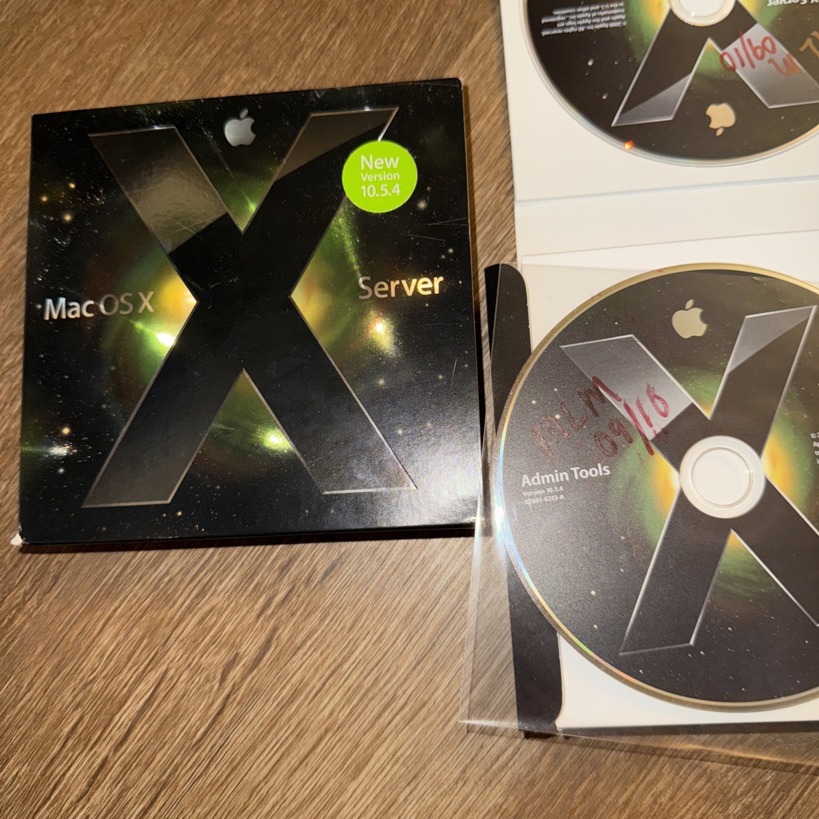 Apple Mac OS X Version 10.5.4 Leopard Server Unlimited Client License (MB605Z/A)
