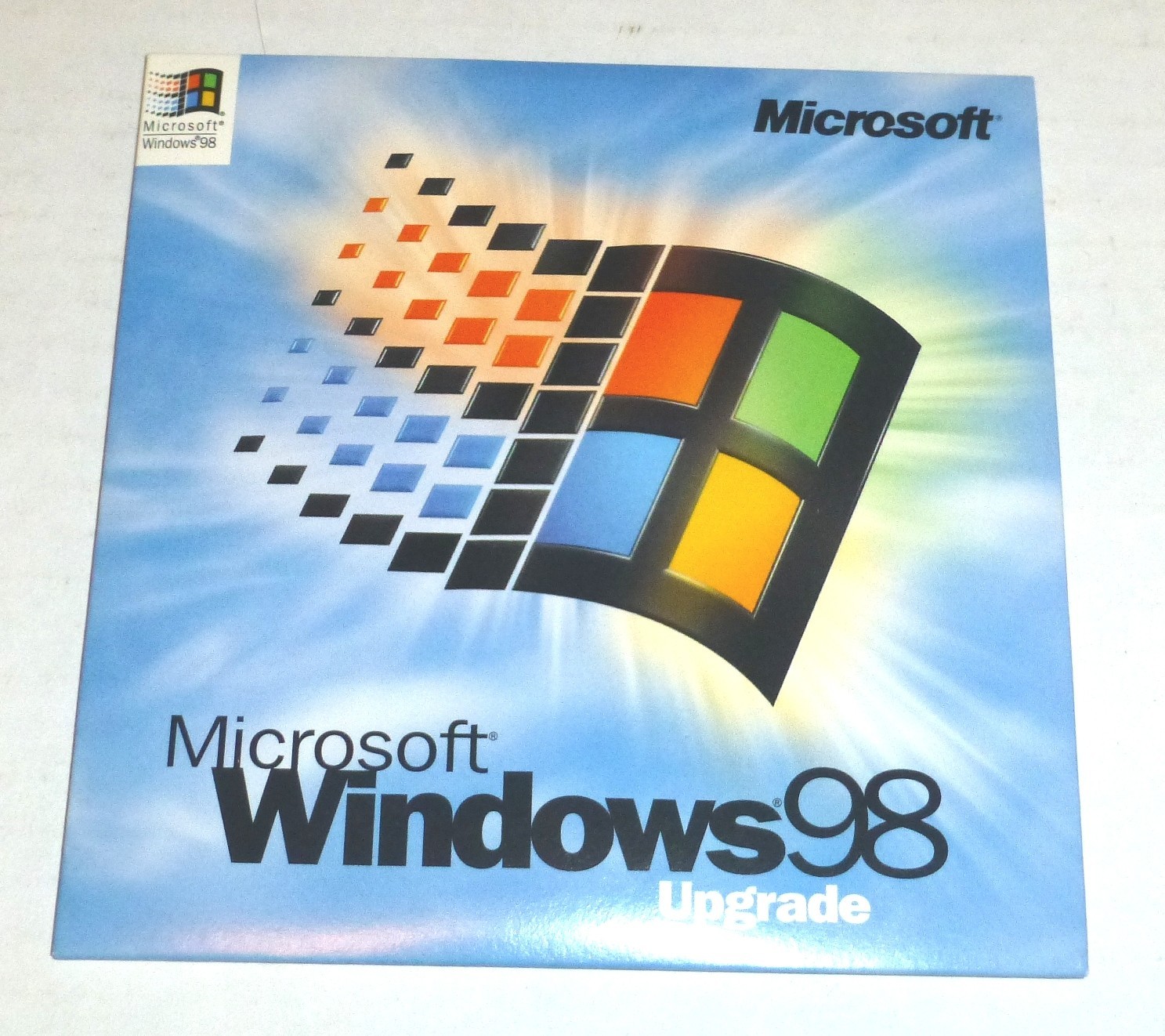 Vintage Microsoft Windows 98 Upgrade CD-Rom with Product Key Retail Box