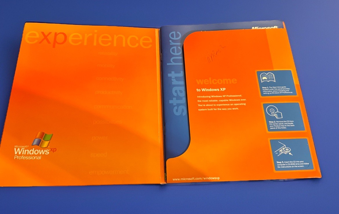 Microsoft Windows XP Professional Update CD (2002) with License Key