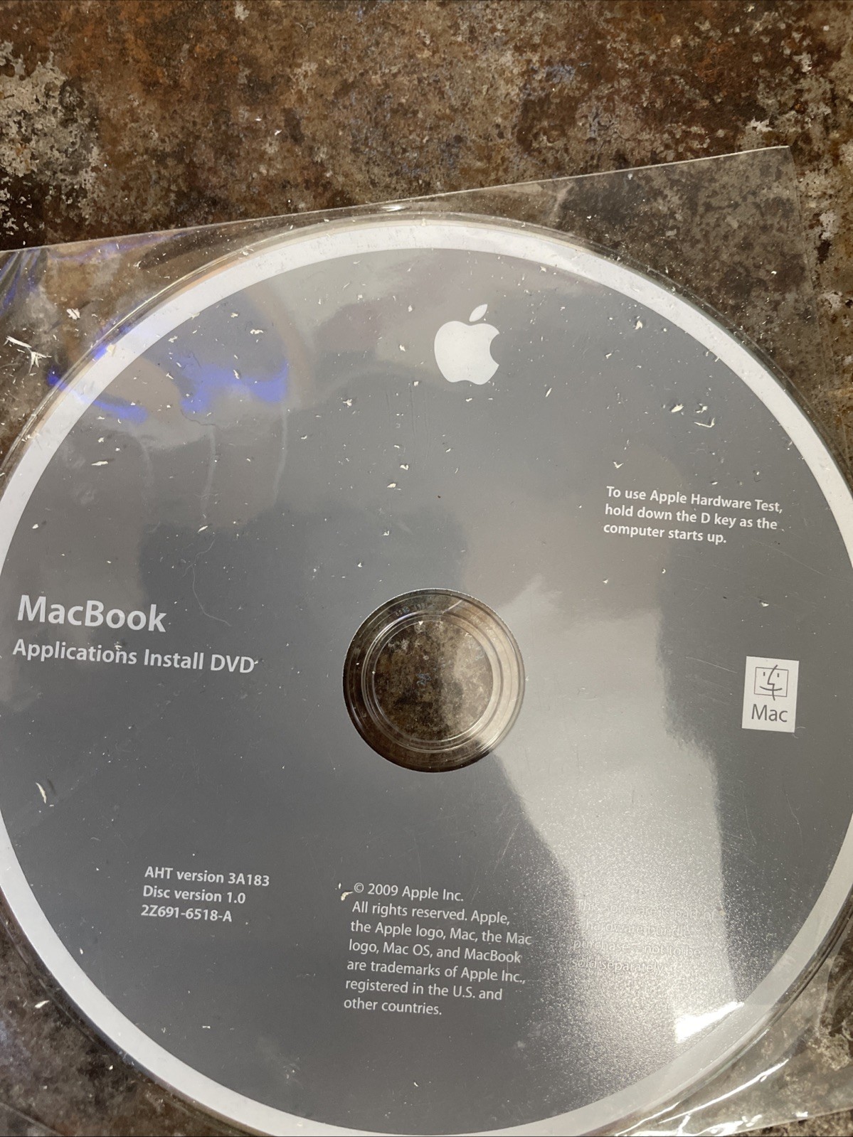 MacBook Mac OS X Install DVD (version 10.6.1) AND Applications Install DVD
