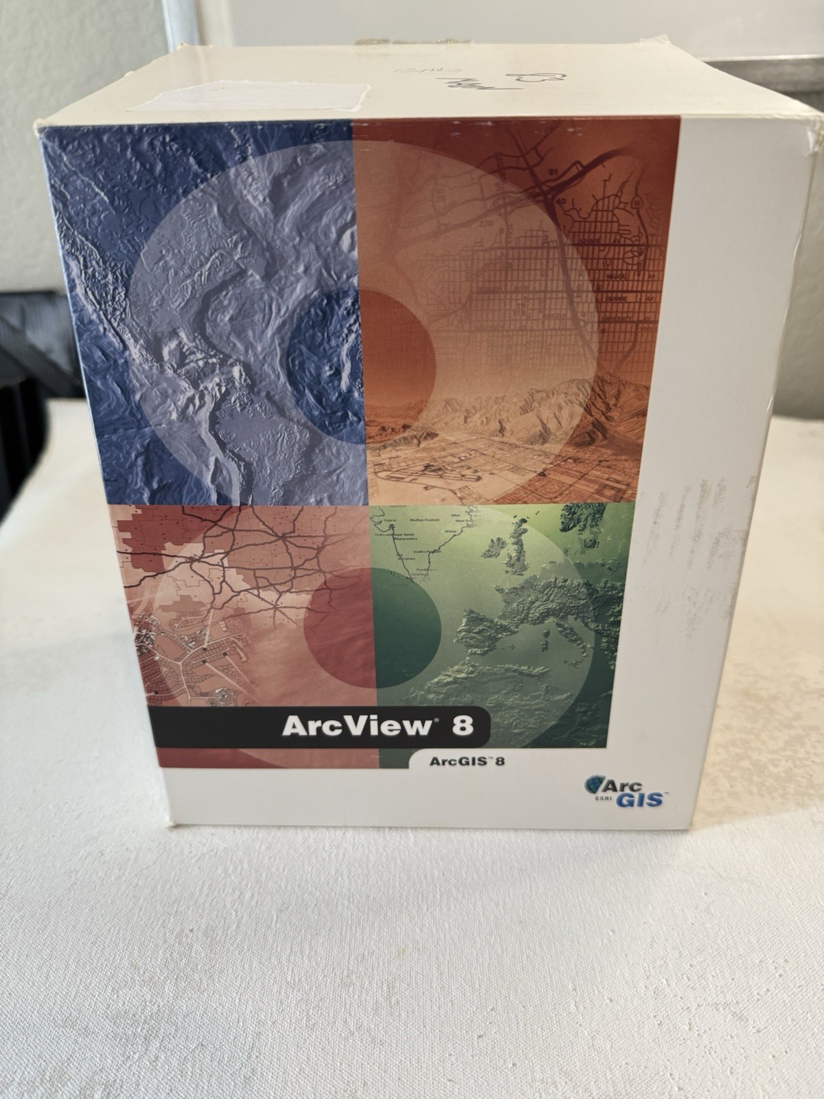ARC GIS by ESRI instruction manuals and media kits 2003. 8.0 8.3