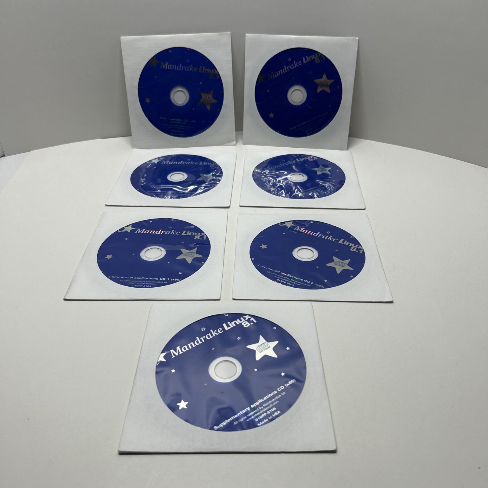 Linux Mandrake 8.1 Powerpack Operating System Software 7 CD’S