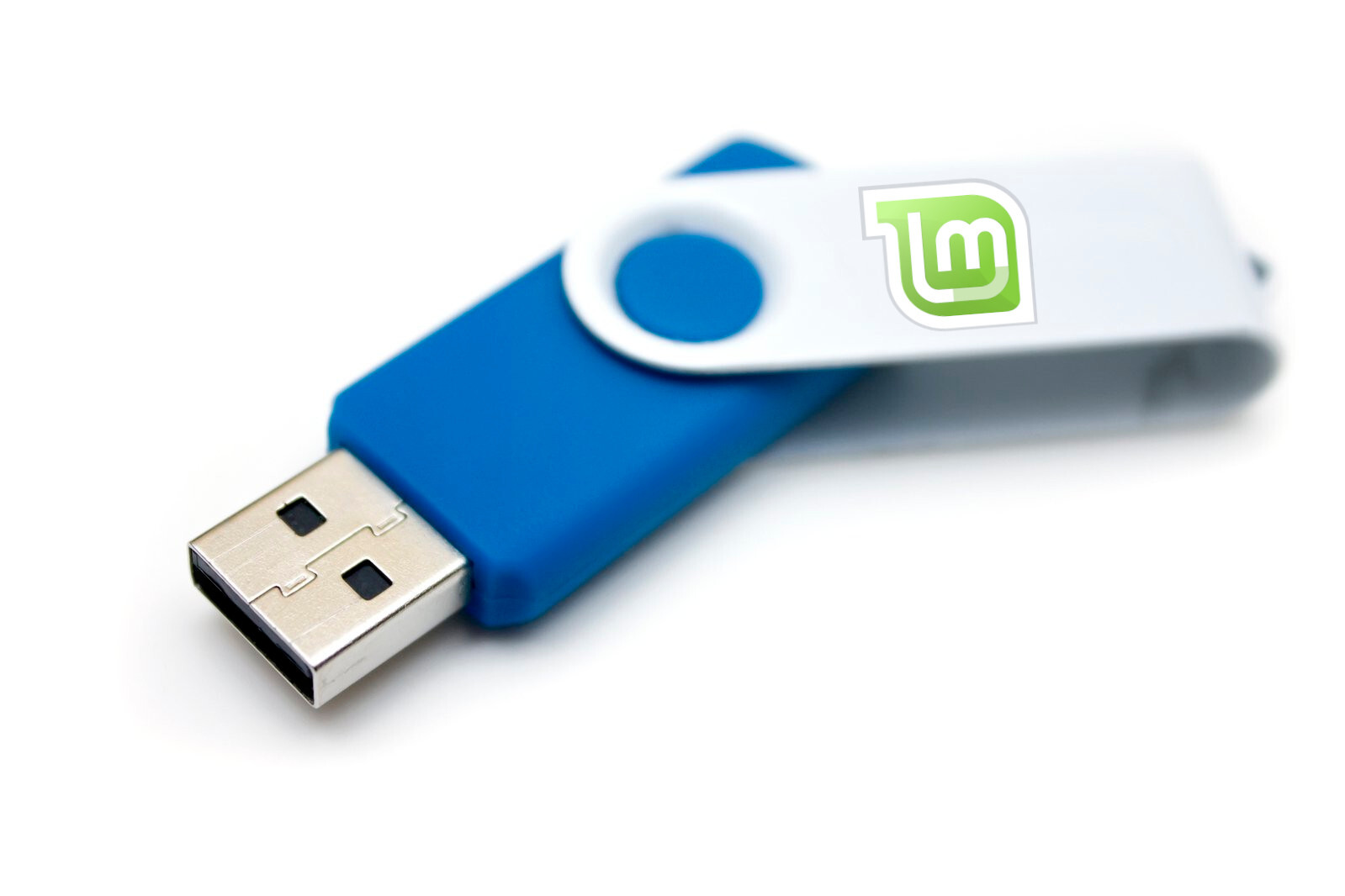 Linux Mint 21.1 All in One Multiboot DVD – See video to preview systems