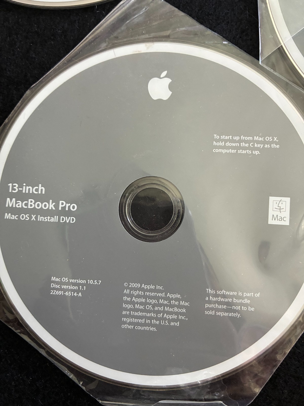 13-inch Apple Macbook Pro Install OS X 10.5.7 DVD & Applications DVD