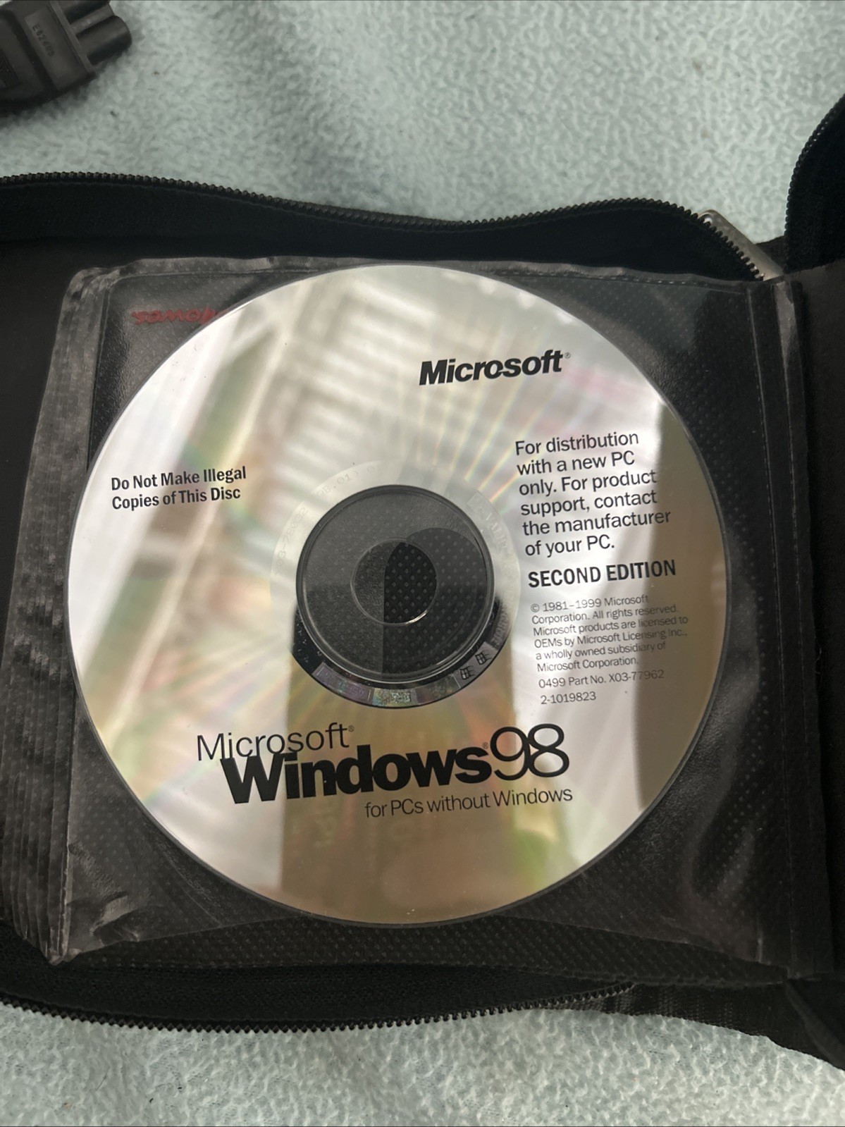 Microsoft Windows 98 Second Edition Full Install Retail CD Disc – No Product Key