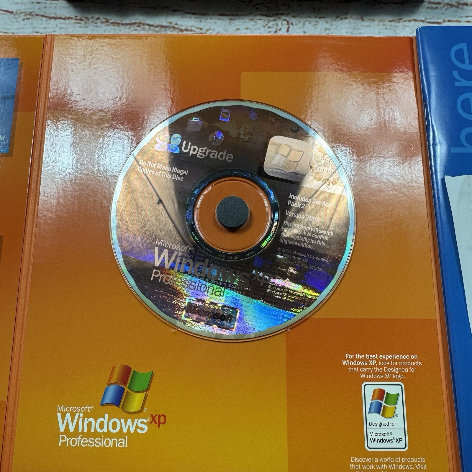 Microsoft Windows XP Professional Service Pack 2 Upgrade Full Retail Box English