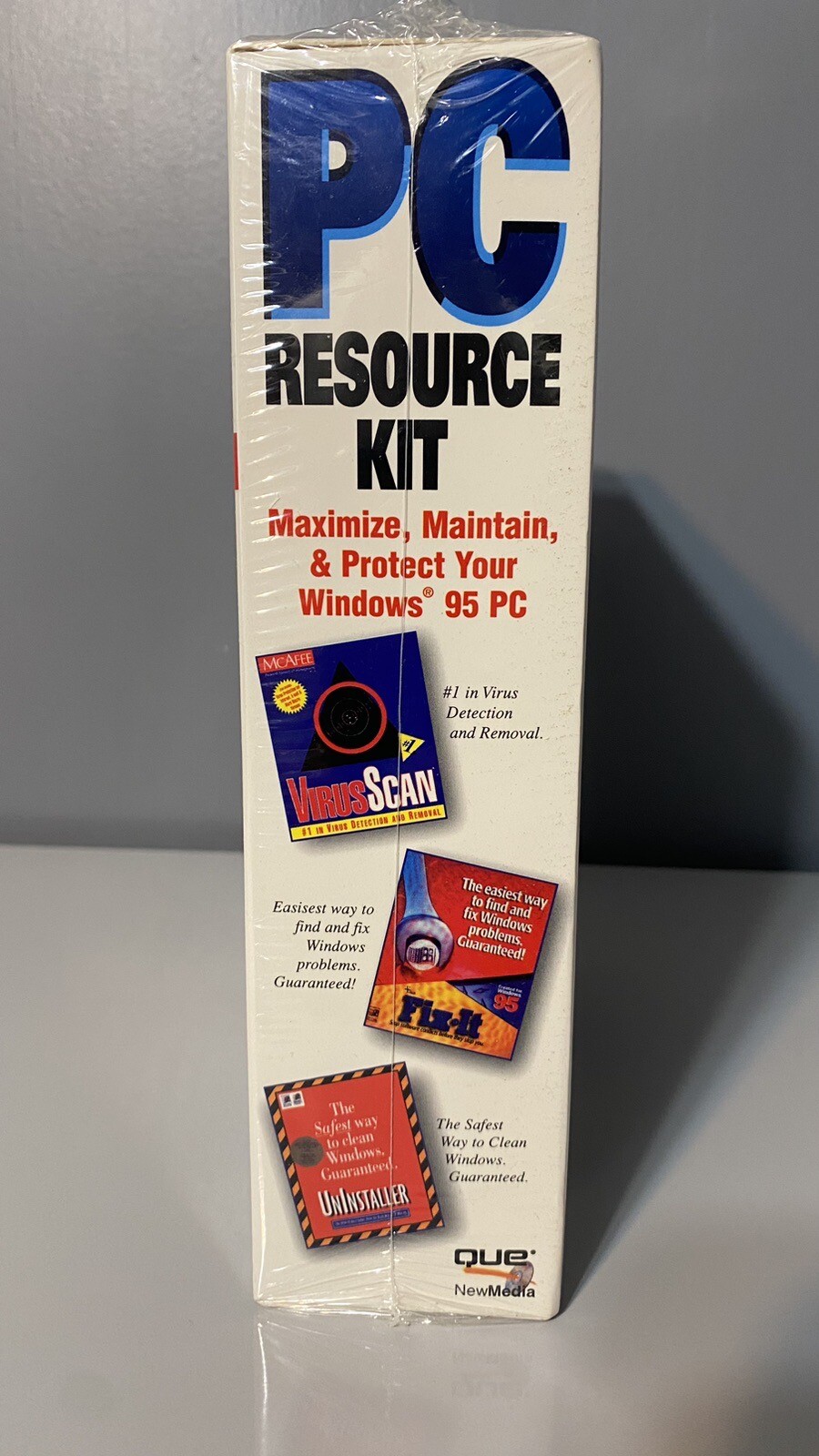 Windows 95 PC Resource Kit (McAfee VirusScan, Vertisoft Fix-It, Uninstaller)