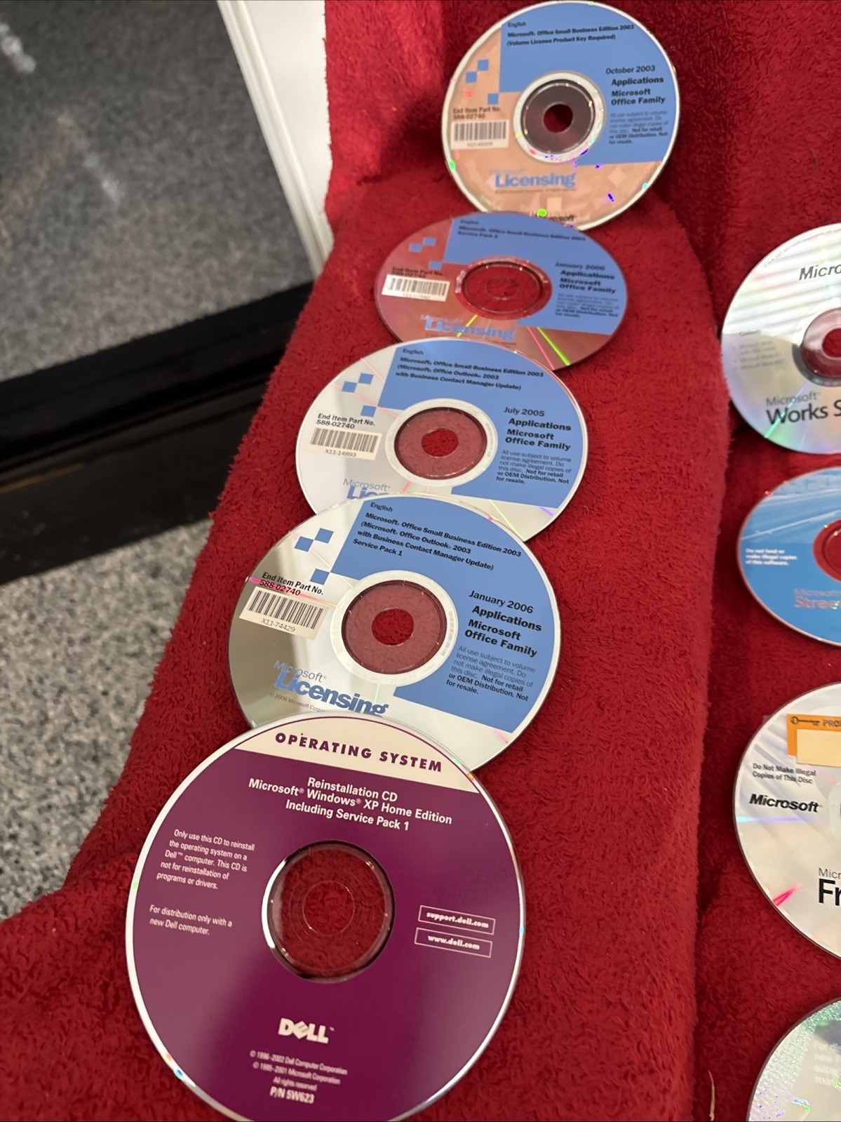 Lot Of 20 Vintage Microsoft Software CDs Office Flight Simulator Works XP Trips