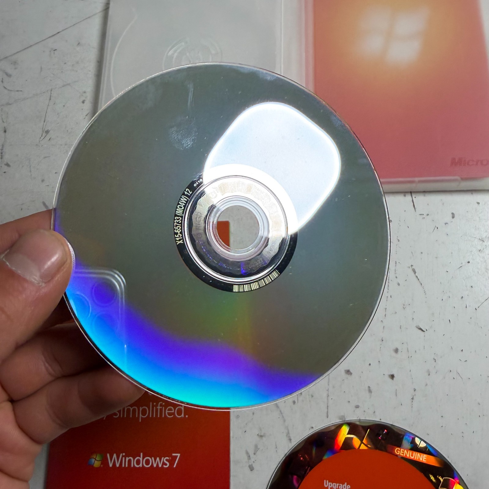 Microsoft Windows 7 Home Premium Upgrade Family Pack (3 PCs, 32/64-bit)