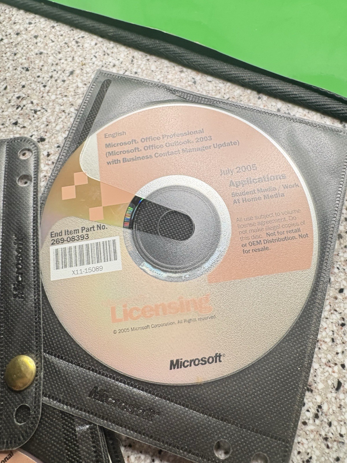 Microsoft Cds 2004 Office Outlook . 6 Cds