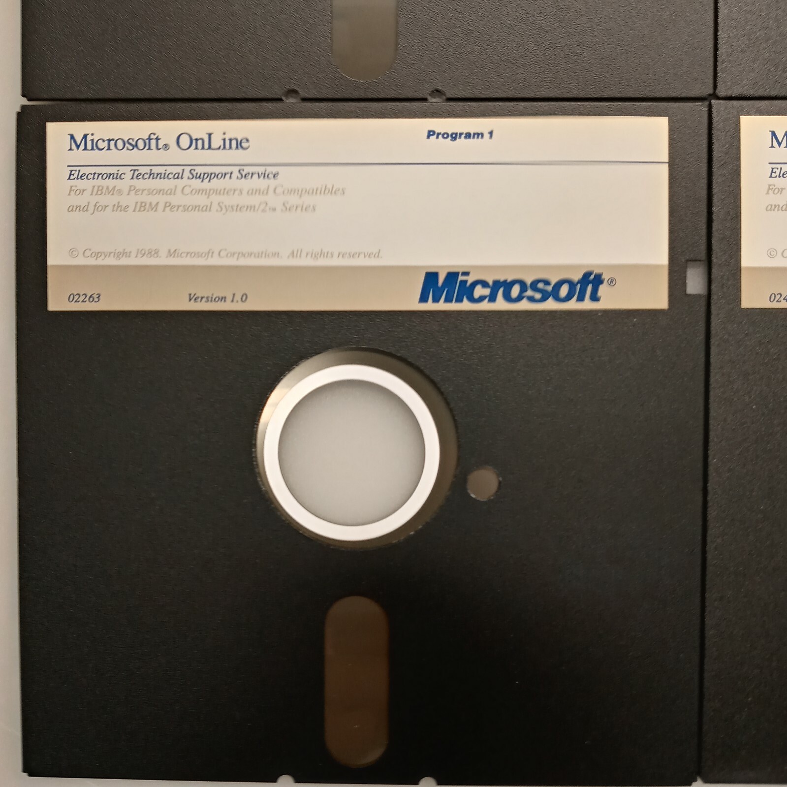 MICROSOFT ONLINE V1.0 MS-DOS COMPLETE 5.25″ FLOPPY 4 DISK SET VTG RARE ONLY ONE!