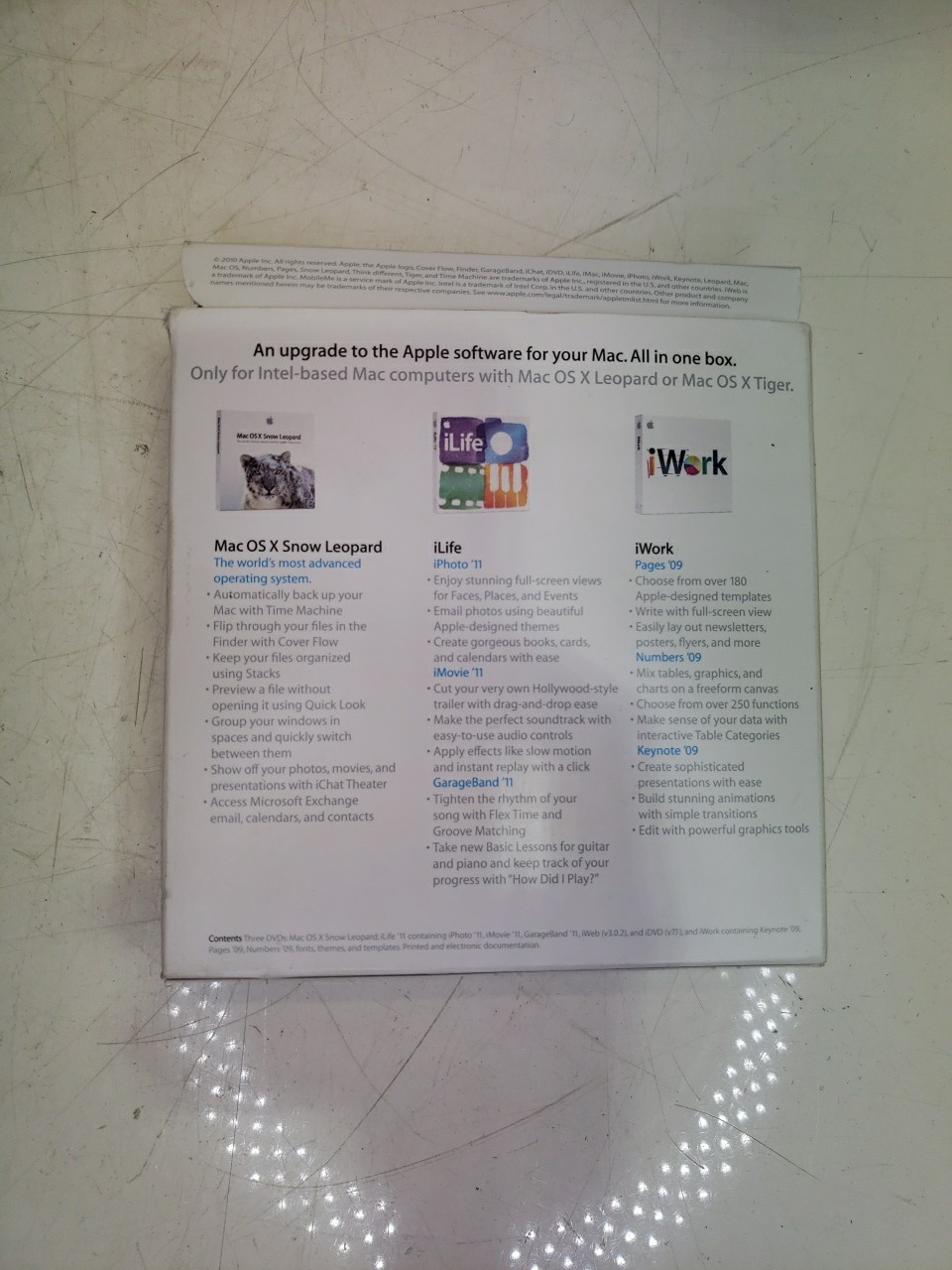 Apple Mac Box Set Includes Mac OS X Snow Leopard iLife 11 iWork 09 MC680Z/A
