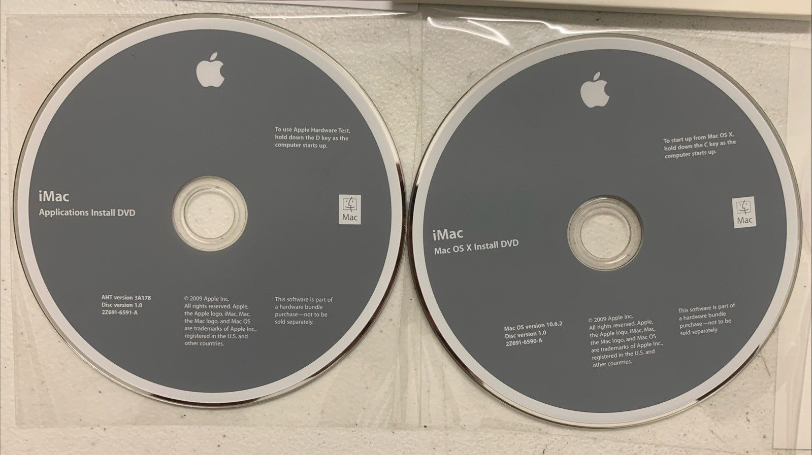 Apple iMac OS x 10.6.2 Everything Else Install Disc Install Discs & Manual