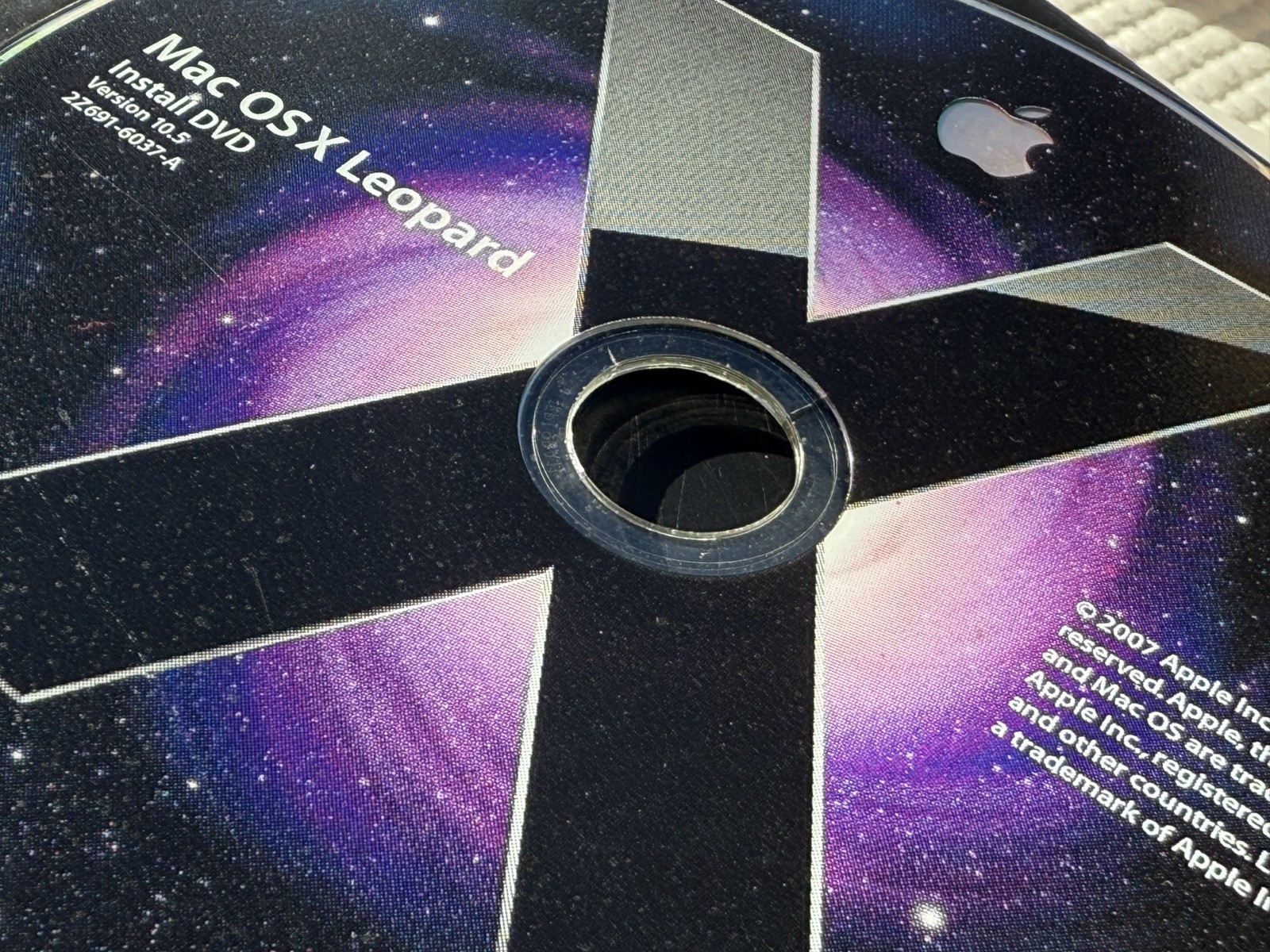 Mac OS X Leopard Version 10.5.1 Install DVD Disk w/Manual & Apple Stickers- Read