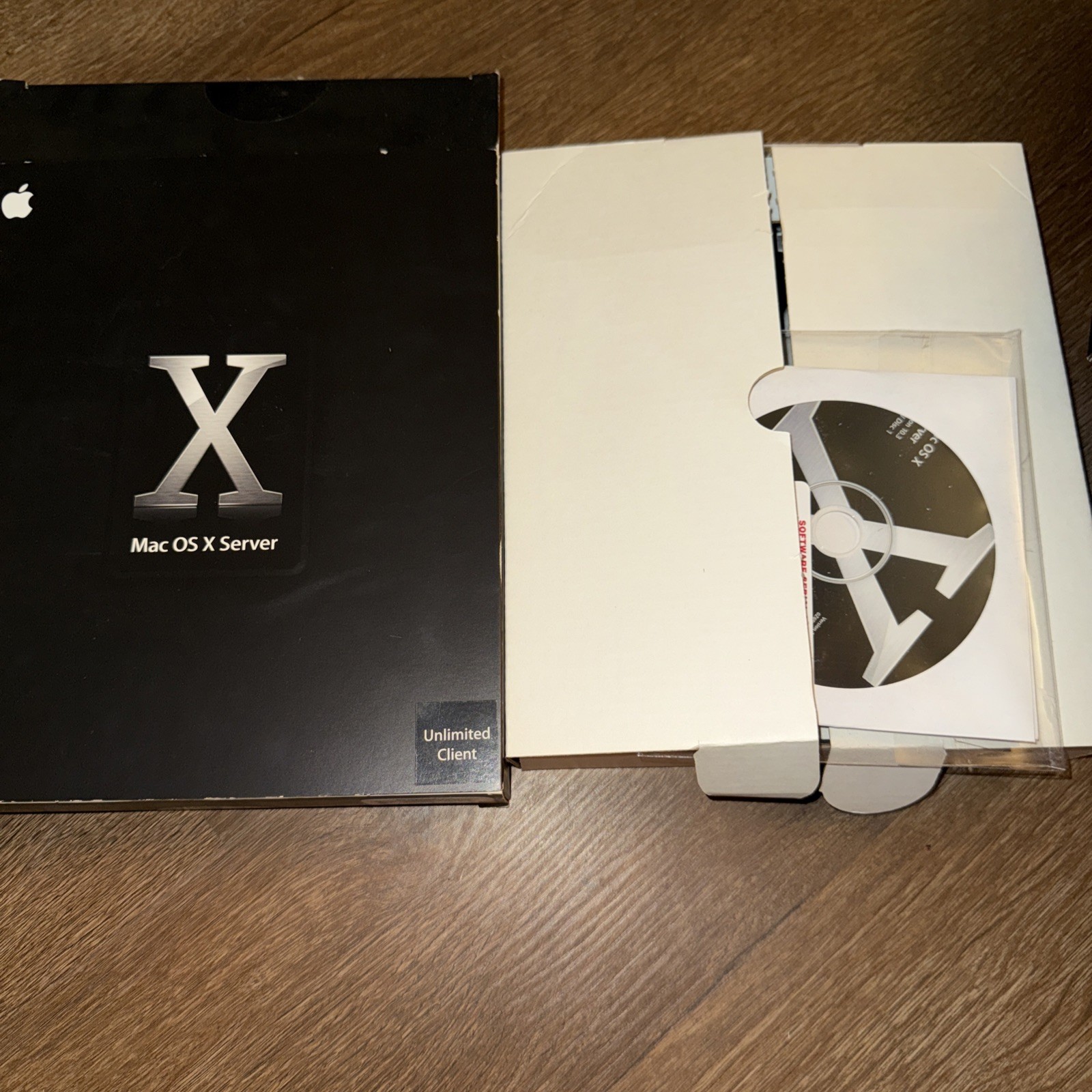 Mac OS X 10.3 Panther Server – Unlimited Client – Grade A (M9236Z/A)