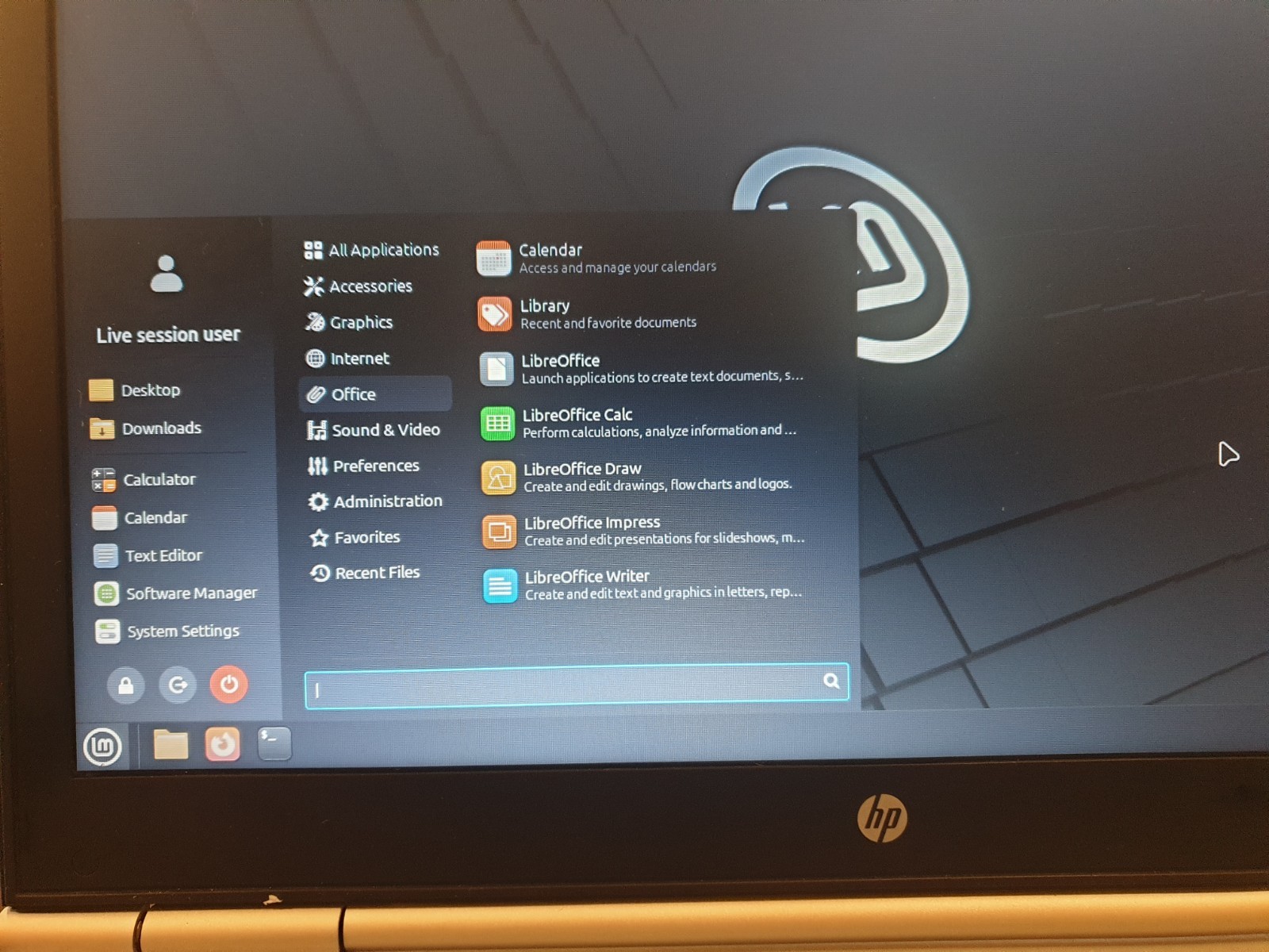 Linux Mint Cinnamon V22.3, 64-bit, Bootable Live and Install USB Flash Drive