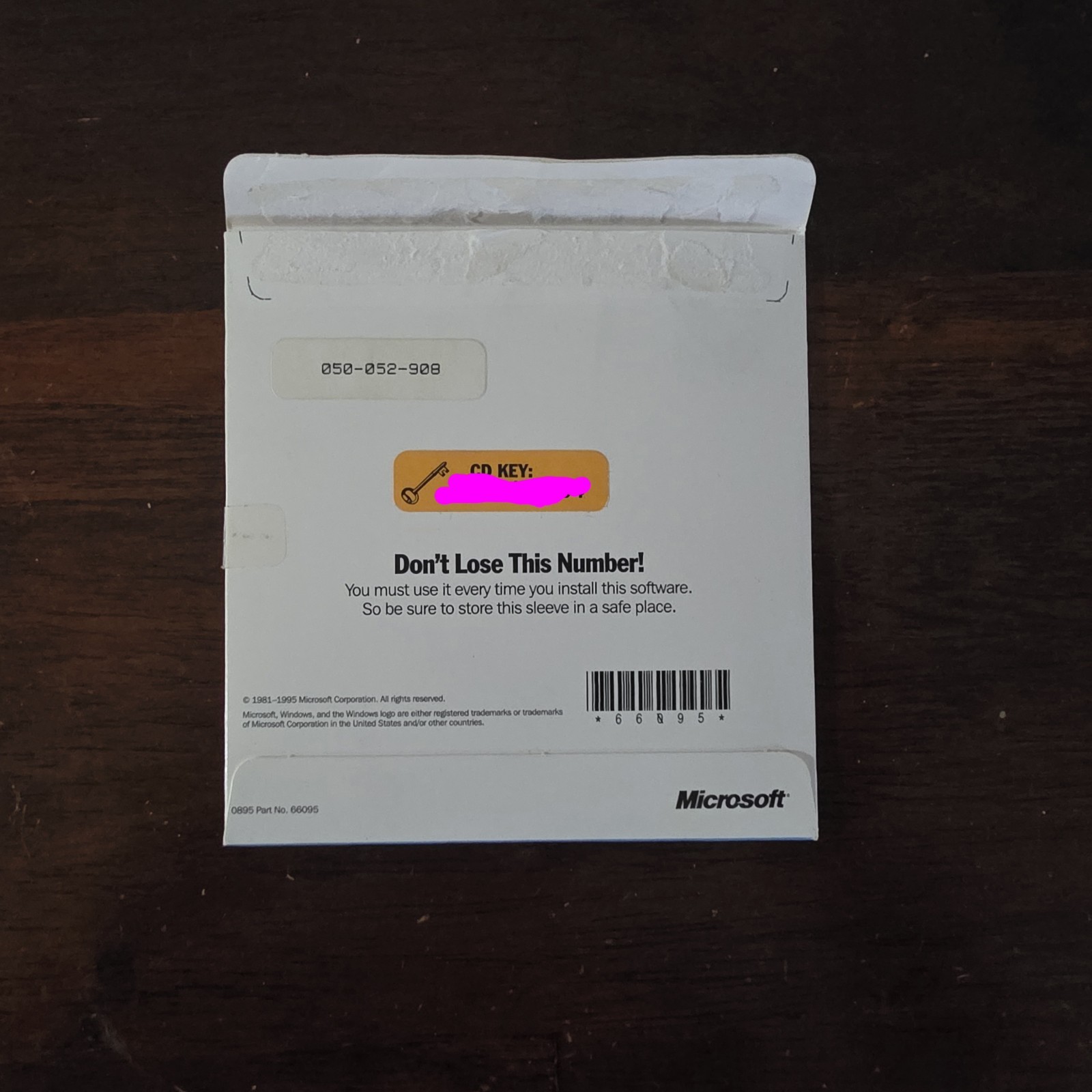 Microsoft Windows 95 Upgrade CD-ROM w/IE 4.0, Keys, Reg. Card In Box