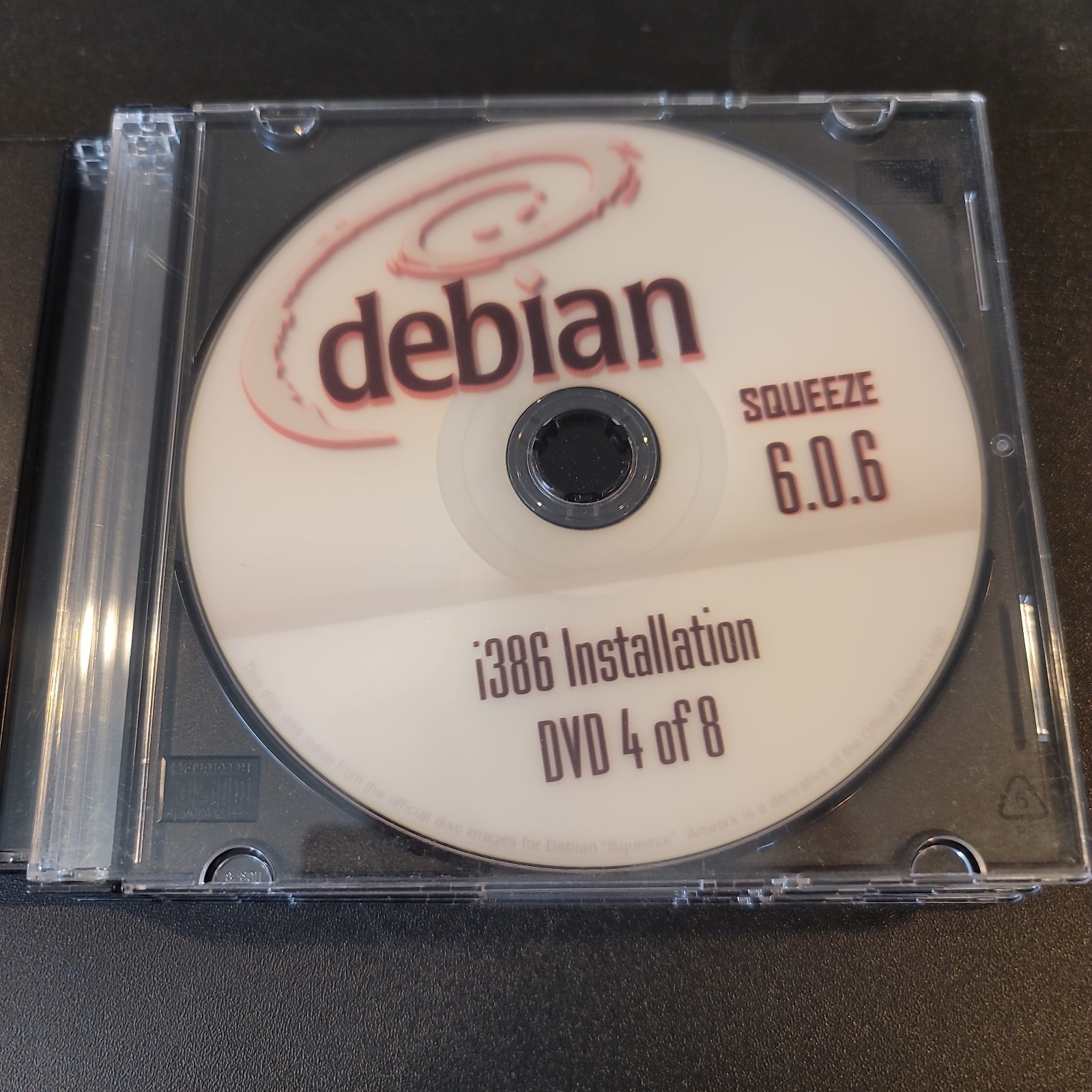 Debian Squeeze 6.0.6 i386 Instalation DVD Discs 8 Total Standalone Linux c2012