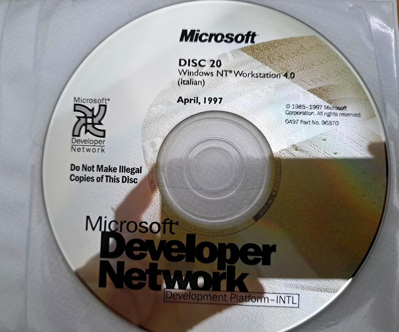Windows NT Workstation 4.0 Full Version Italian Install CD w/ License