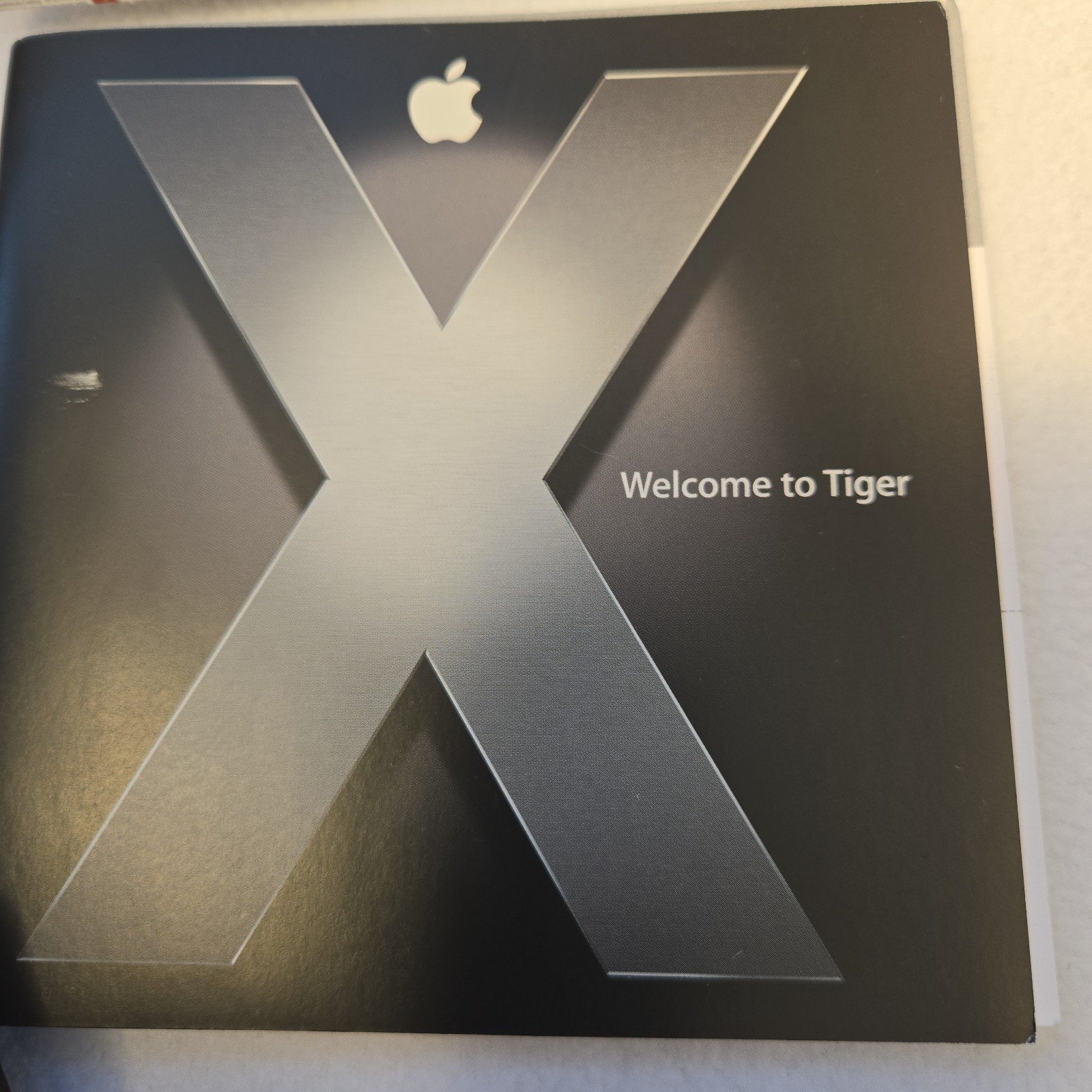 Boxed Apple Mac OS X 10.4 Tiger (MA453Z/A)