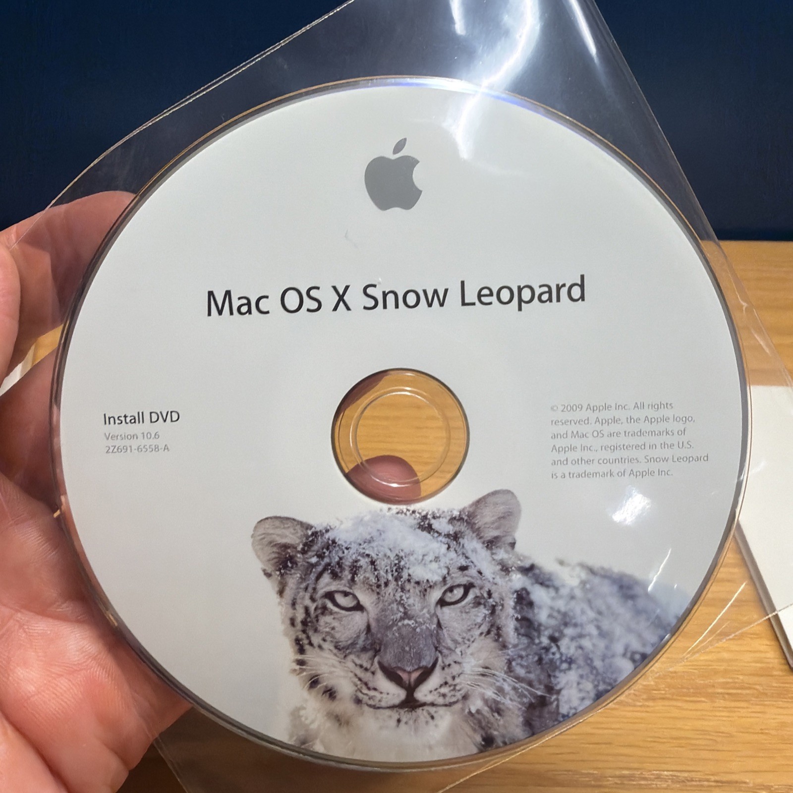 Apple Mac OS X Version 10.6 Snow Leopard with box and paperwork