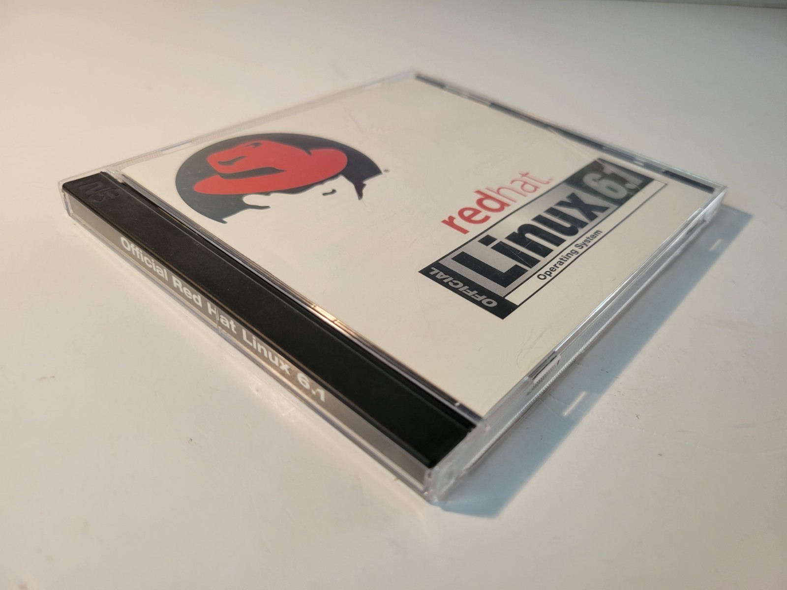Official Redhat Linux 6.1 (2 Cds)