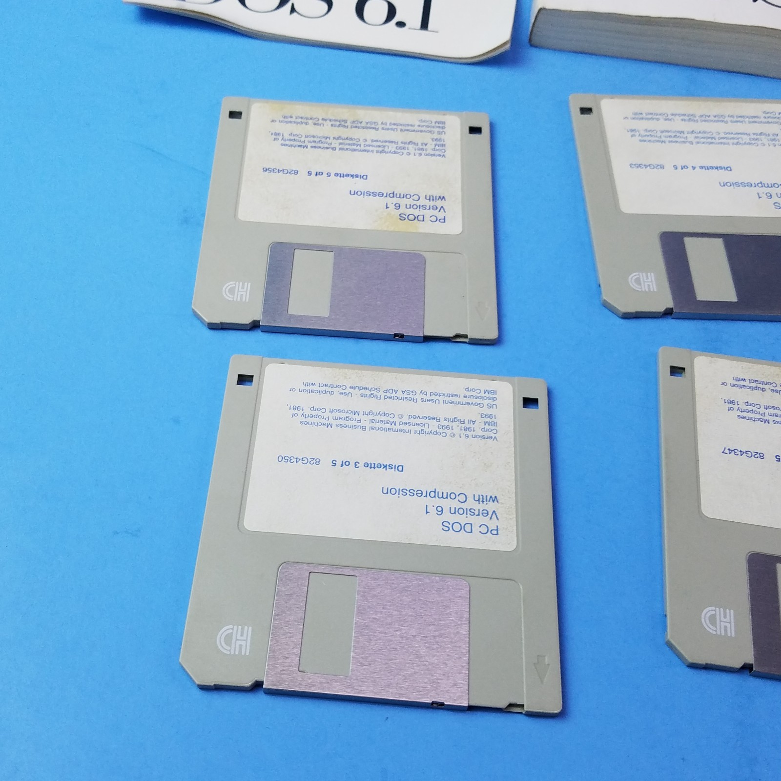 VTG. IBM PC DOS 6.1 Software Operating System User manuals 3.5” disk in box