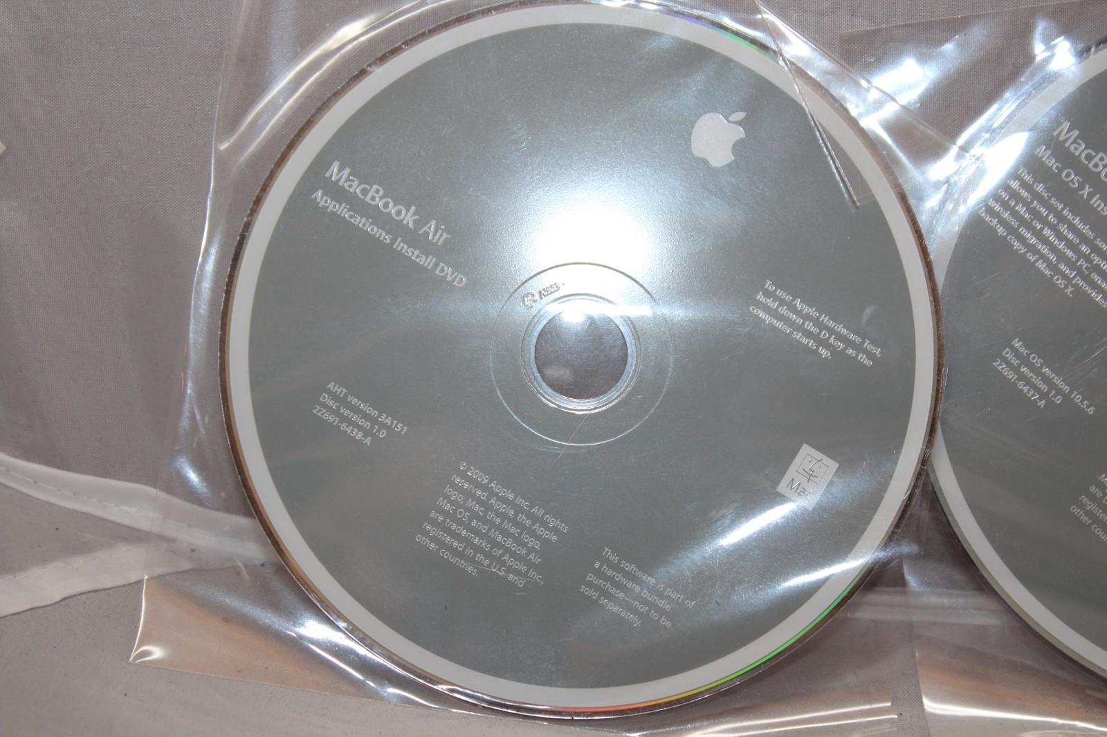 13-inch Apple MacBook Pro Install DVD & Applications DVD with System 10.5.6 OEM