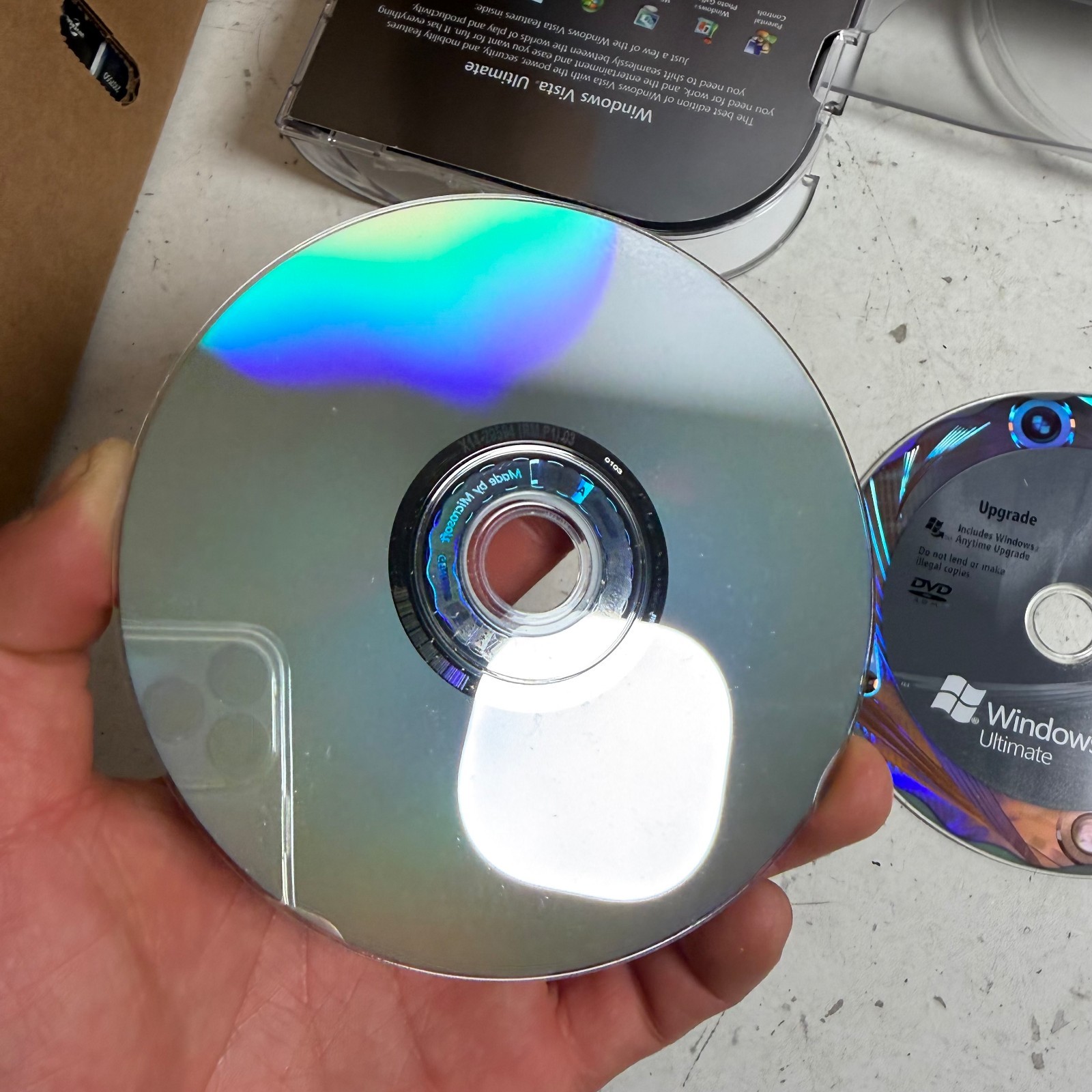 Microsoft Windows Vista Ultimate with Service Pack 1 66R-02262 Upgrade Package