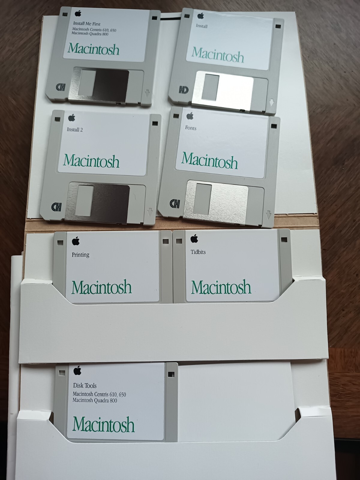 Apple Macintosh Centris 610 System 7.1 Disk Set and Manuals