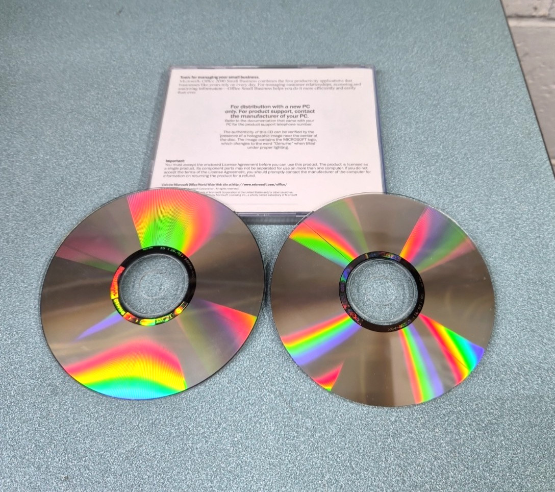 Sealed Windows 95 OEM CD Office 2000 Works Exploring Windows 95 Money Lot