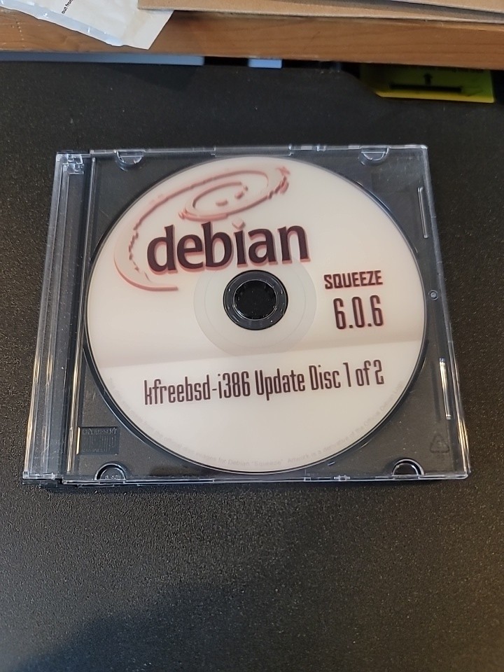 Debian Squeeze 6.0.6 kfreebsd-i386 Update 2 Discs Linux c2012