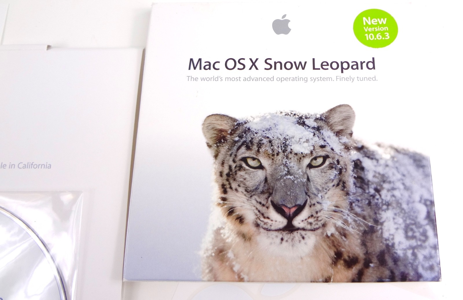 Mac OS X Leopard 10.5 + OS X Snow Leopard 10.6.3 DVD . PERFECT Condition BOXED .