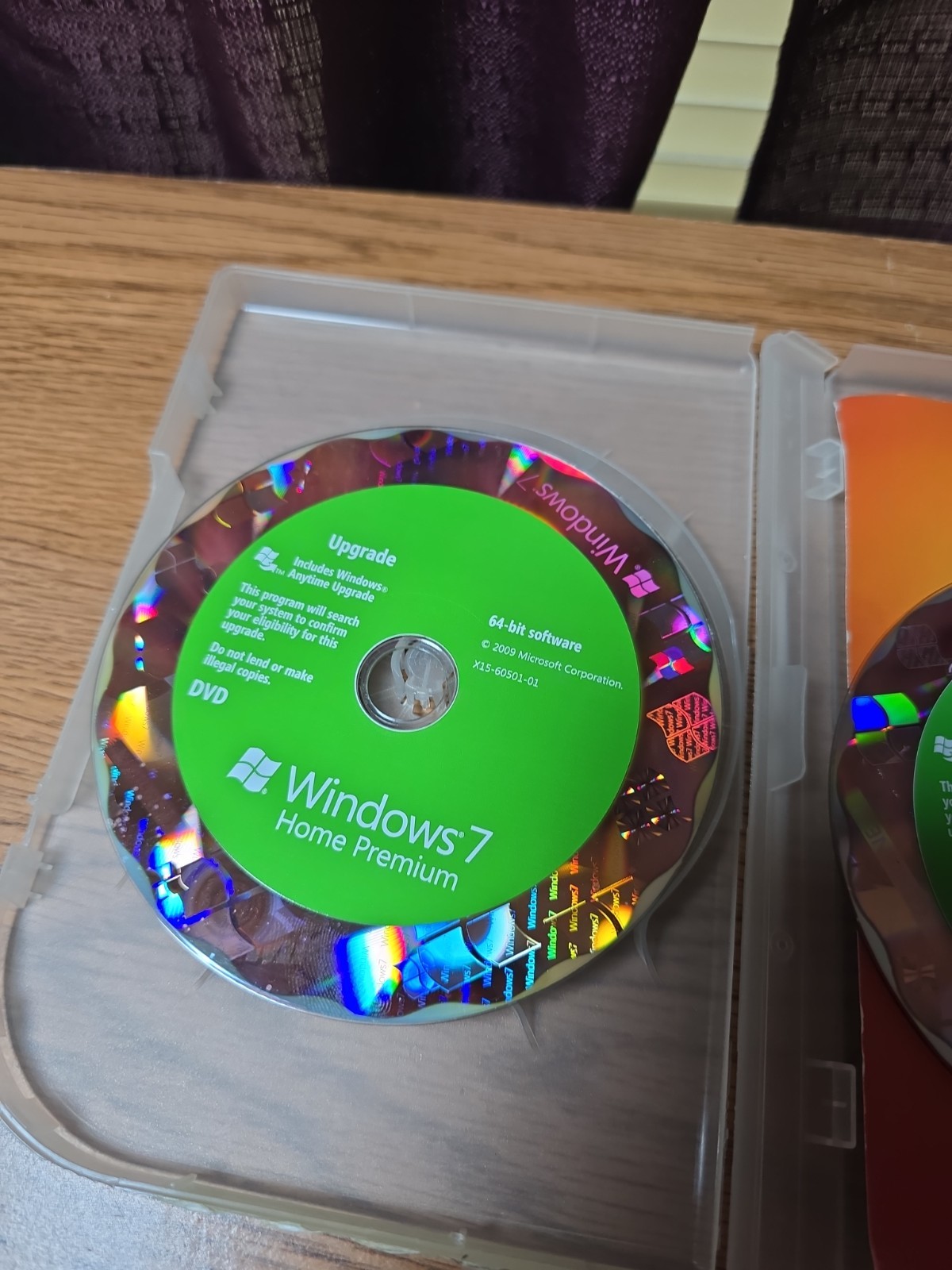 Microsoft Windows 7 Home Premium 32 & 64 Bit Version DVD w/ Product Key