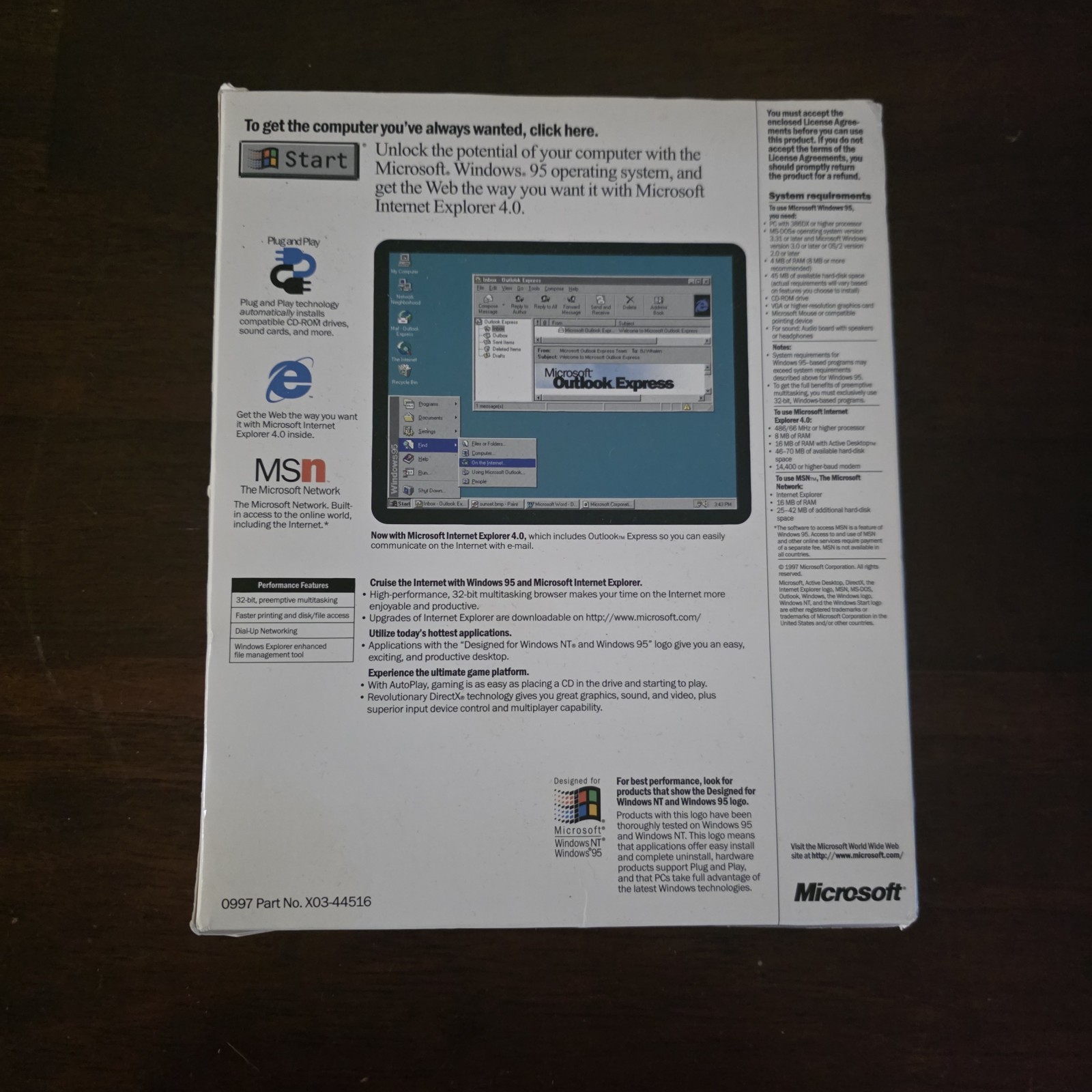 Microsoft Windows 95 Upgrade CD-ROM w/IE 4.0, Keys, Reg. Card In Box