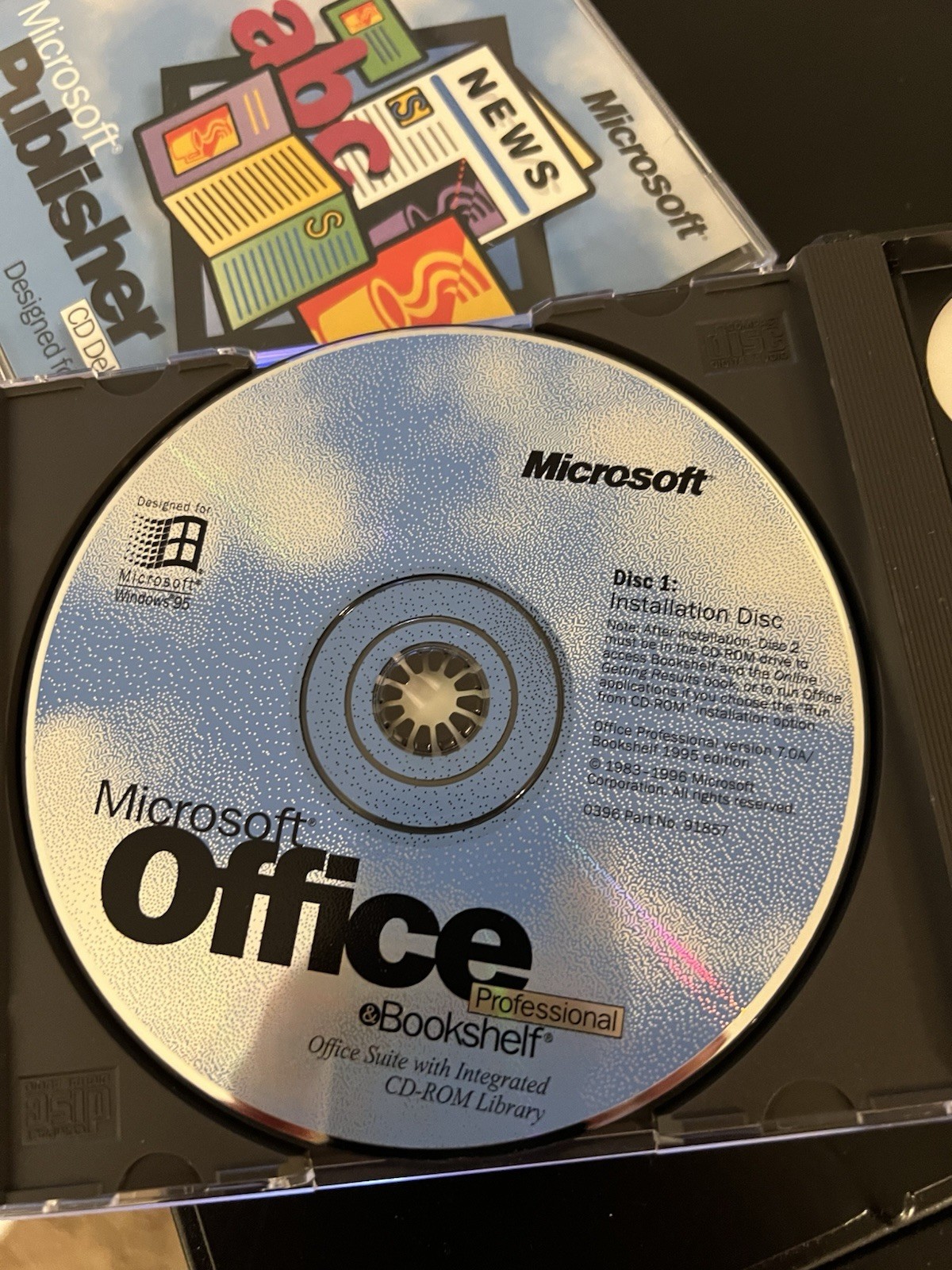 Microsoft Office Professional & Bookshelf Windows 95 & Publisher Complete W Keys