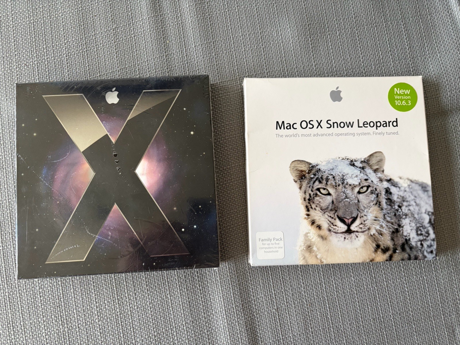 Mac OSX Snow Leopard DVD Complete Set Lot of 2-New