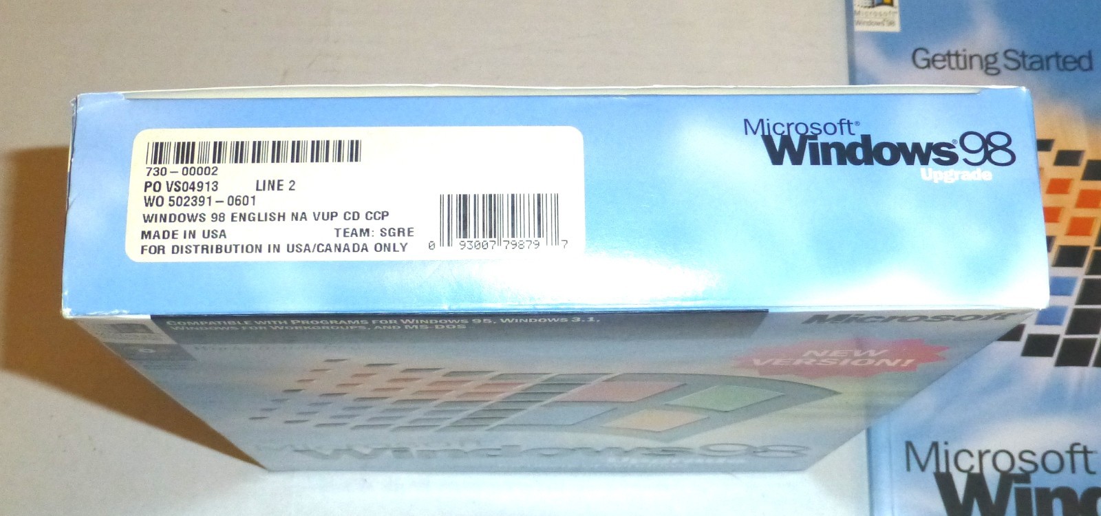 Vintage Microsoft Windows 98 Upgrade CD-Rom with Product Key Retail Box