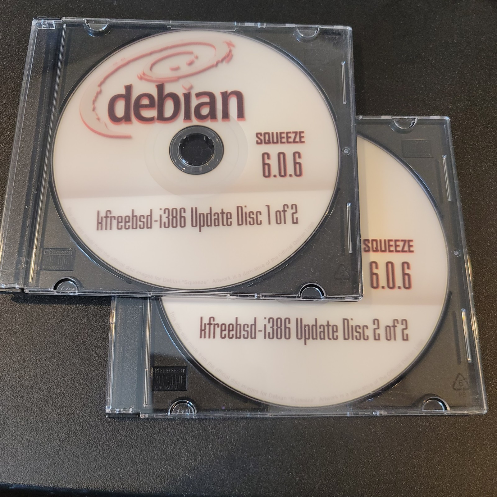 Debian Squeeze 6.0.6 kfreebsd-i386 Update 2 Discs Linux c2012