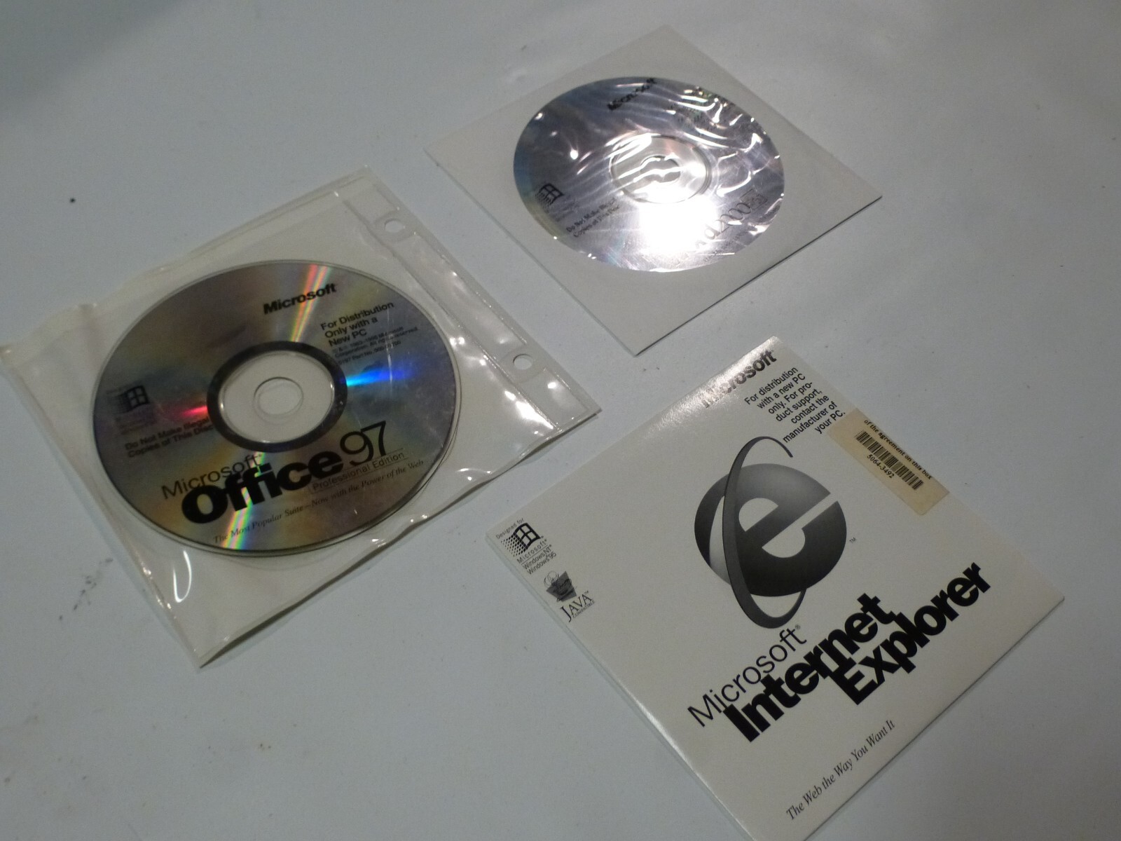 Microsoft Office 97 Word 2000 Internet Explorer CD-ROM