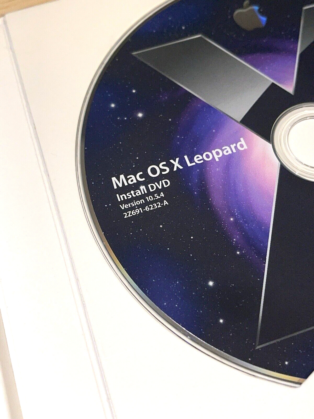 Apple Mac OS X 10.5.4 Leopard Operating System Software DVD MB576Z/A