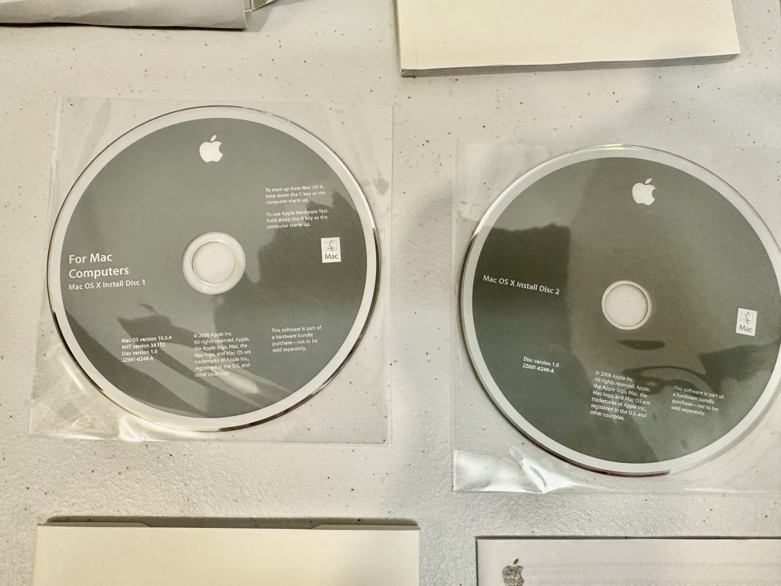 Mac OS X & Application Install Disc 1 & 2 OS 10.4.8 MacBook 2006 Booklet Apple